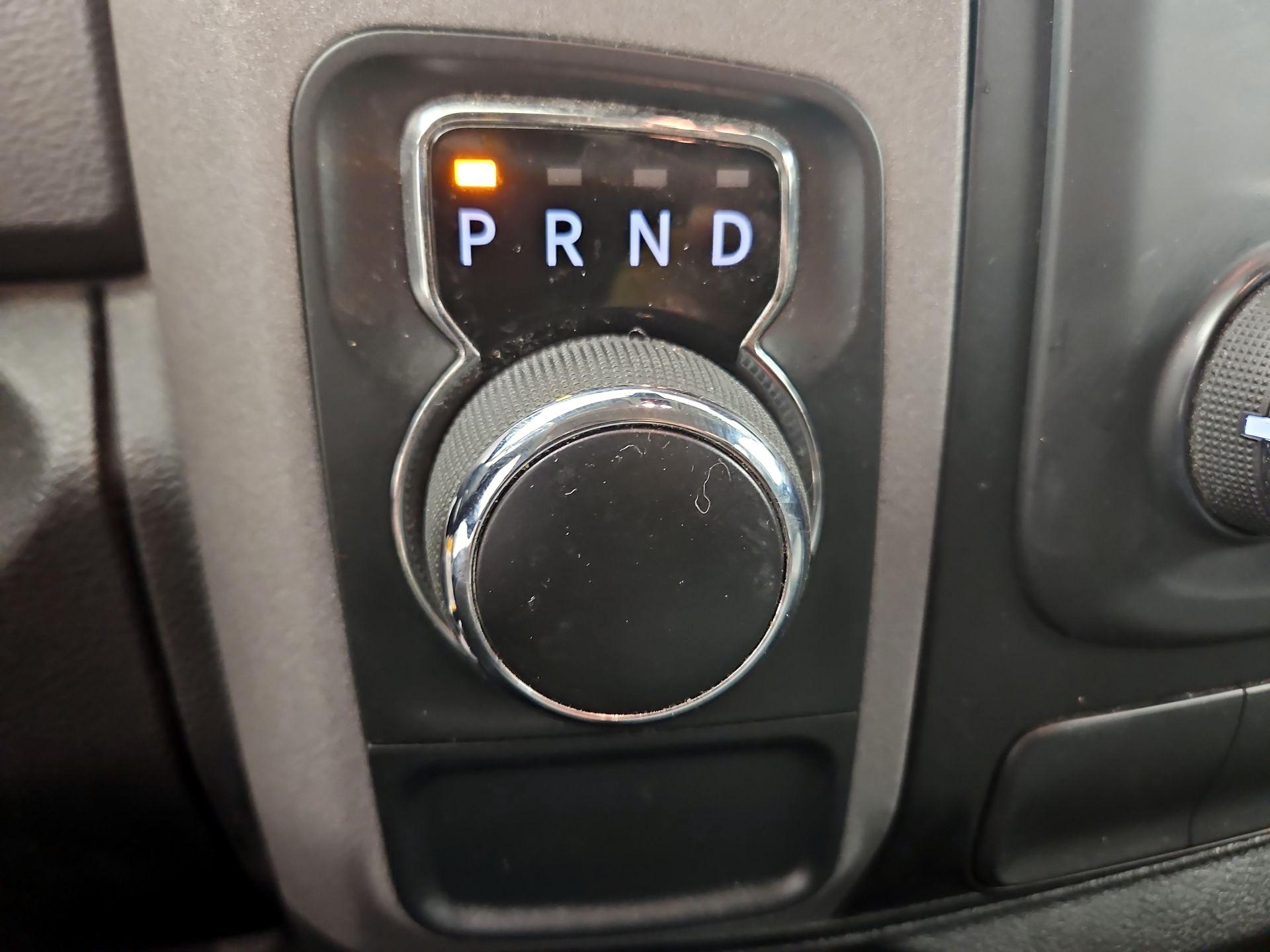 Thumbnail: 2019 RAM 1500 Classic - 17