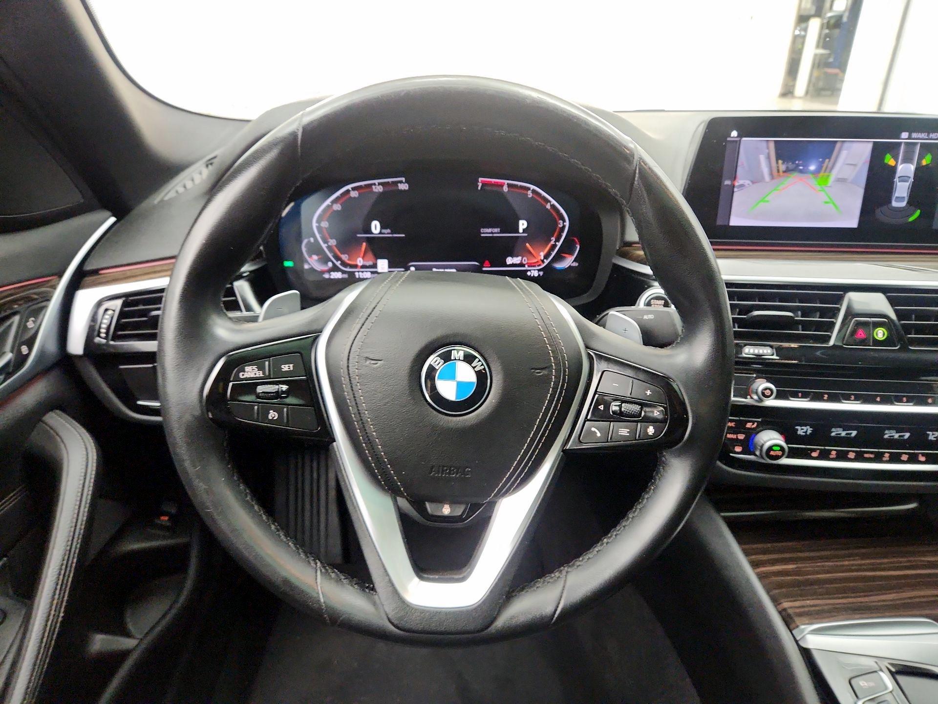 Thumbnail: 2020 BMW 5 Series - 10
