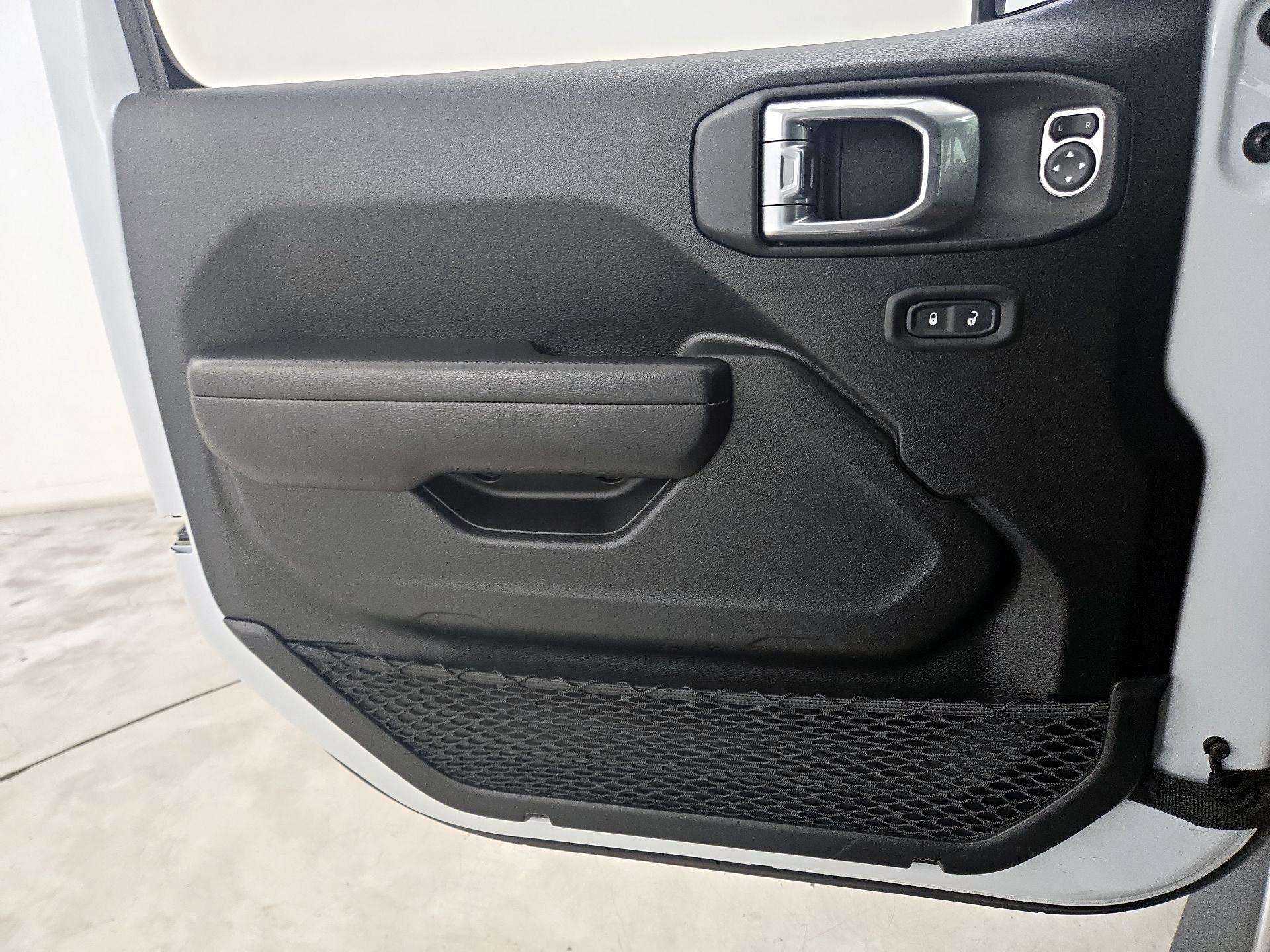 Thumbnail: 2021 Jeep Wrangler - 12