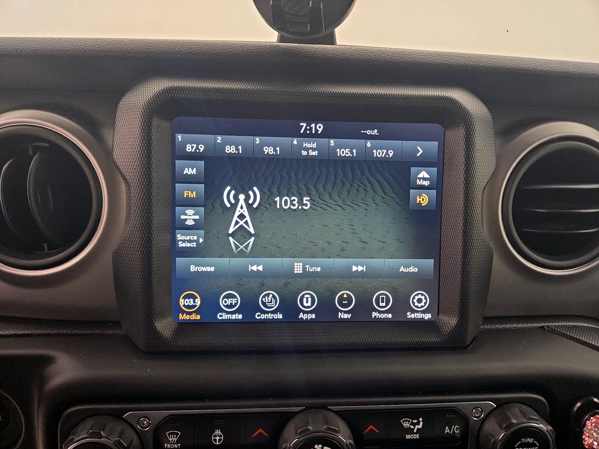 Thumbnail: 2021 Jeep Wrangler - 16