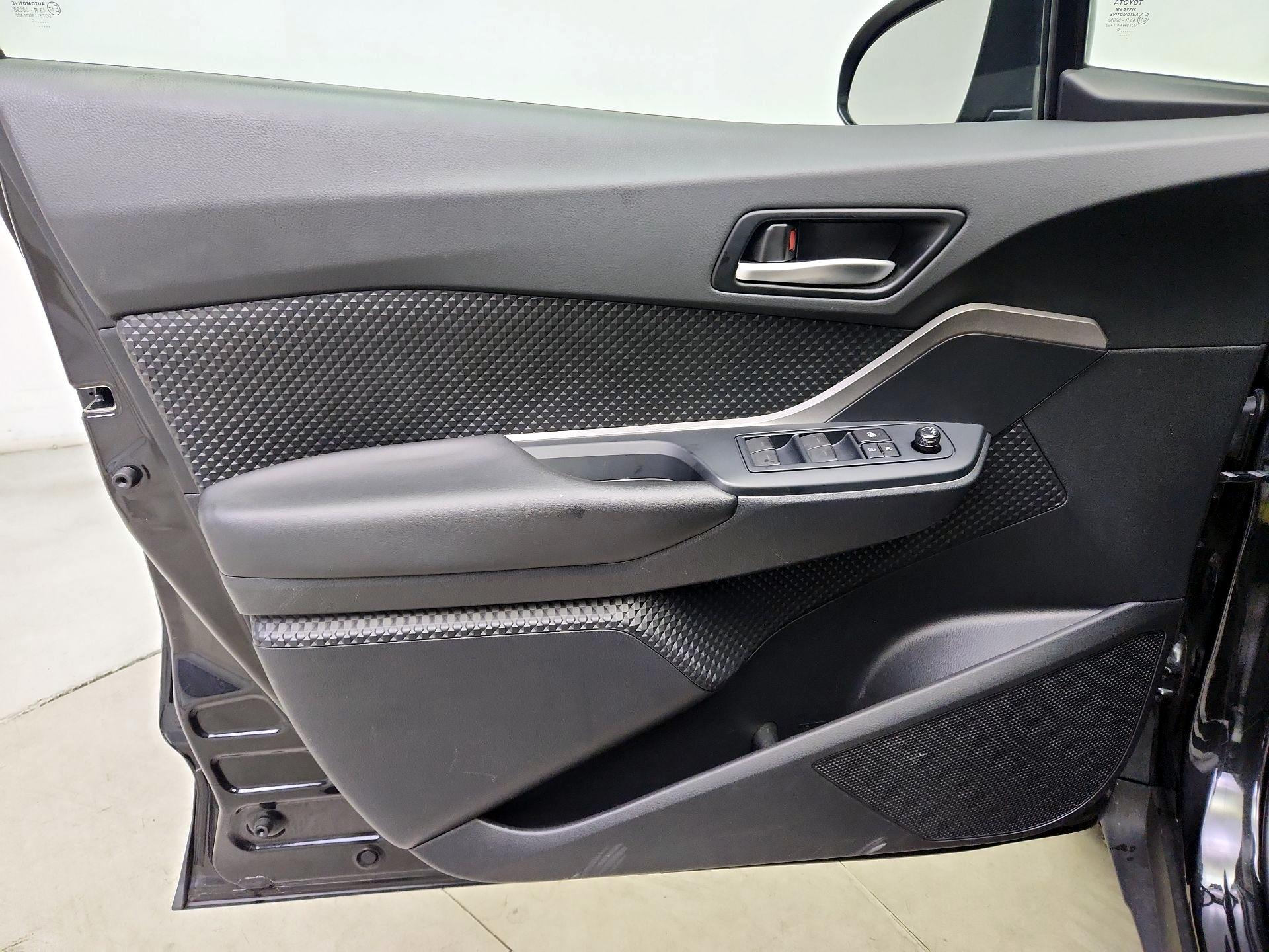Thumbnail: 2020 Toyota C-HR - 12