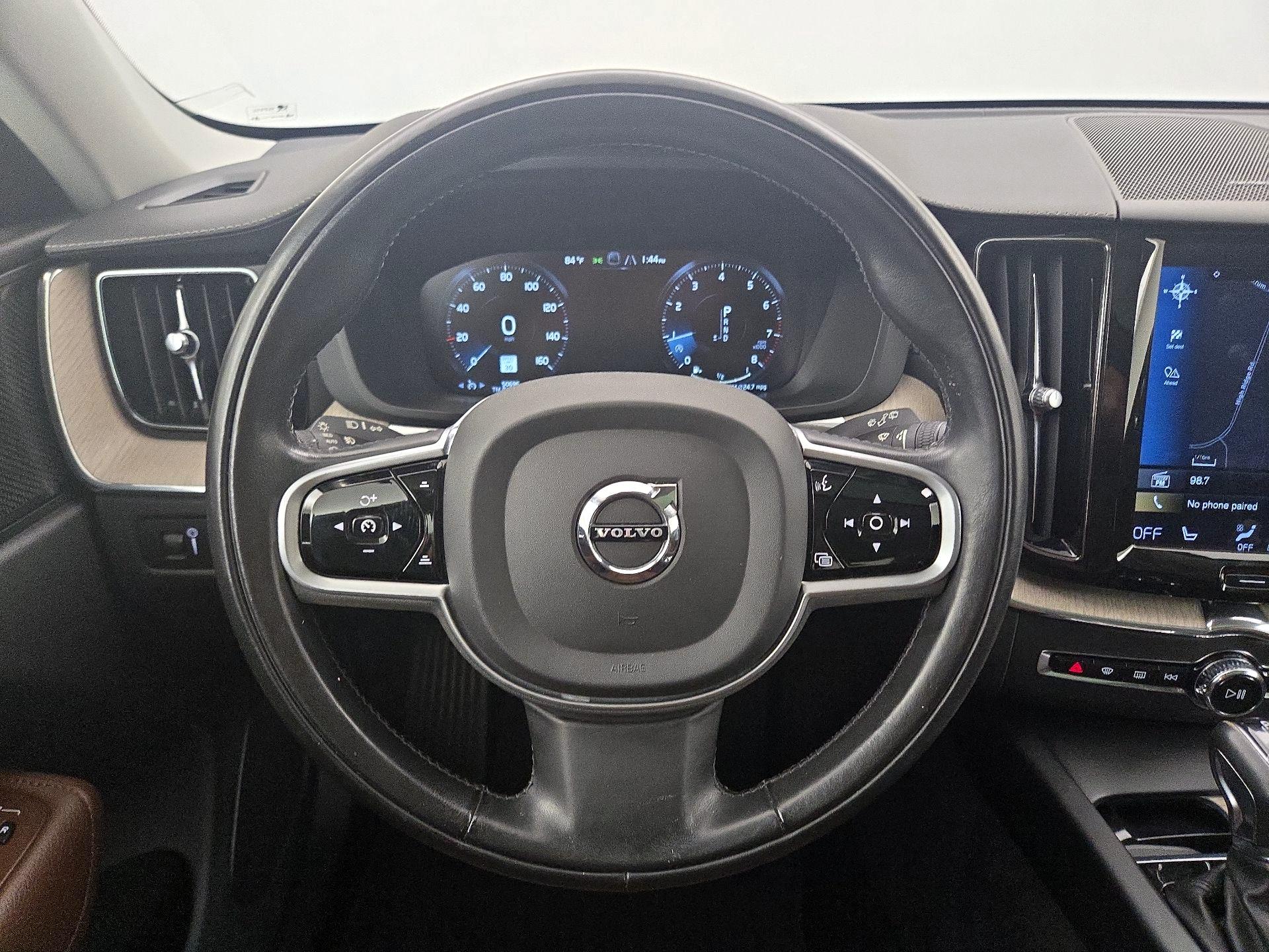 Thumbnail: 2020 Volvo XC60 - 10