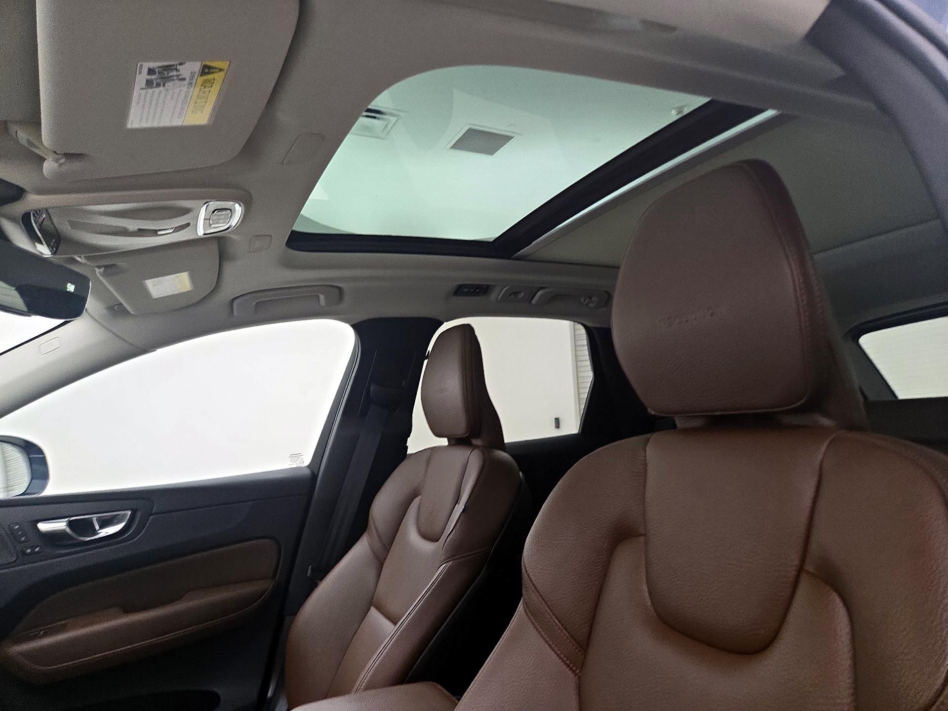 Thumbnail: 2020 Volvo XC60 - 20