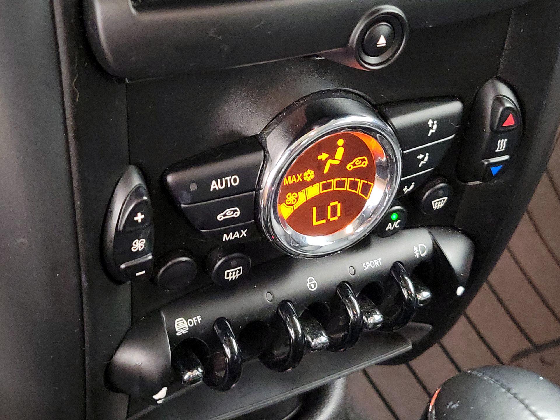 Thumbnail: 2015 MINI Cooper Countryman - 14
