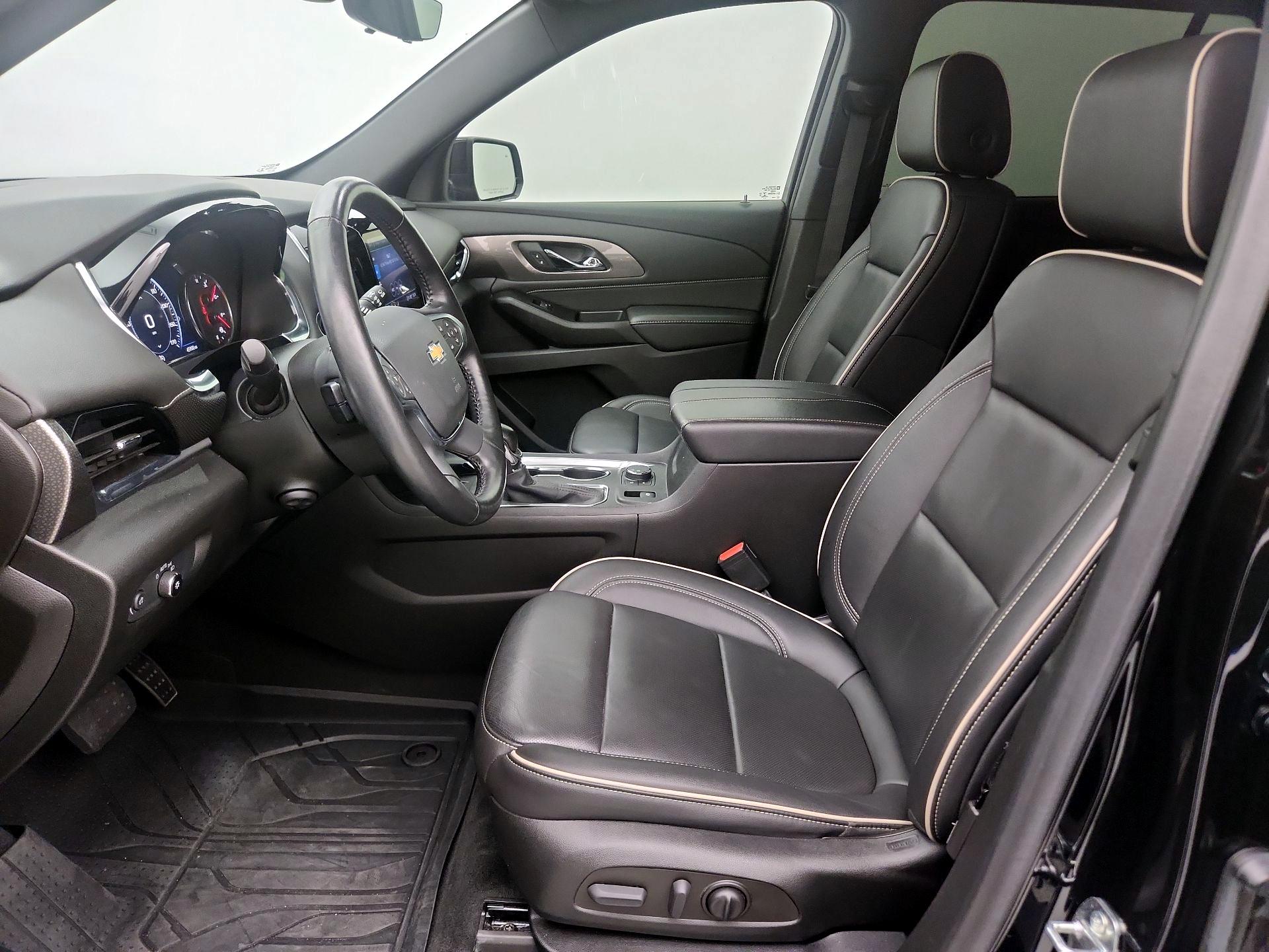 Thumbnail: 2022 Chevrolet Traverse - 11