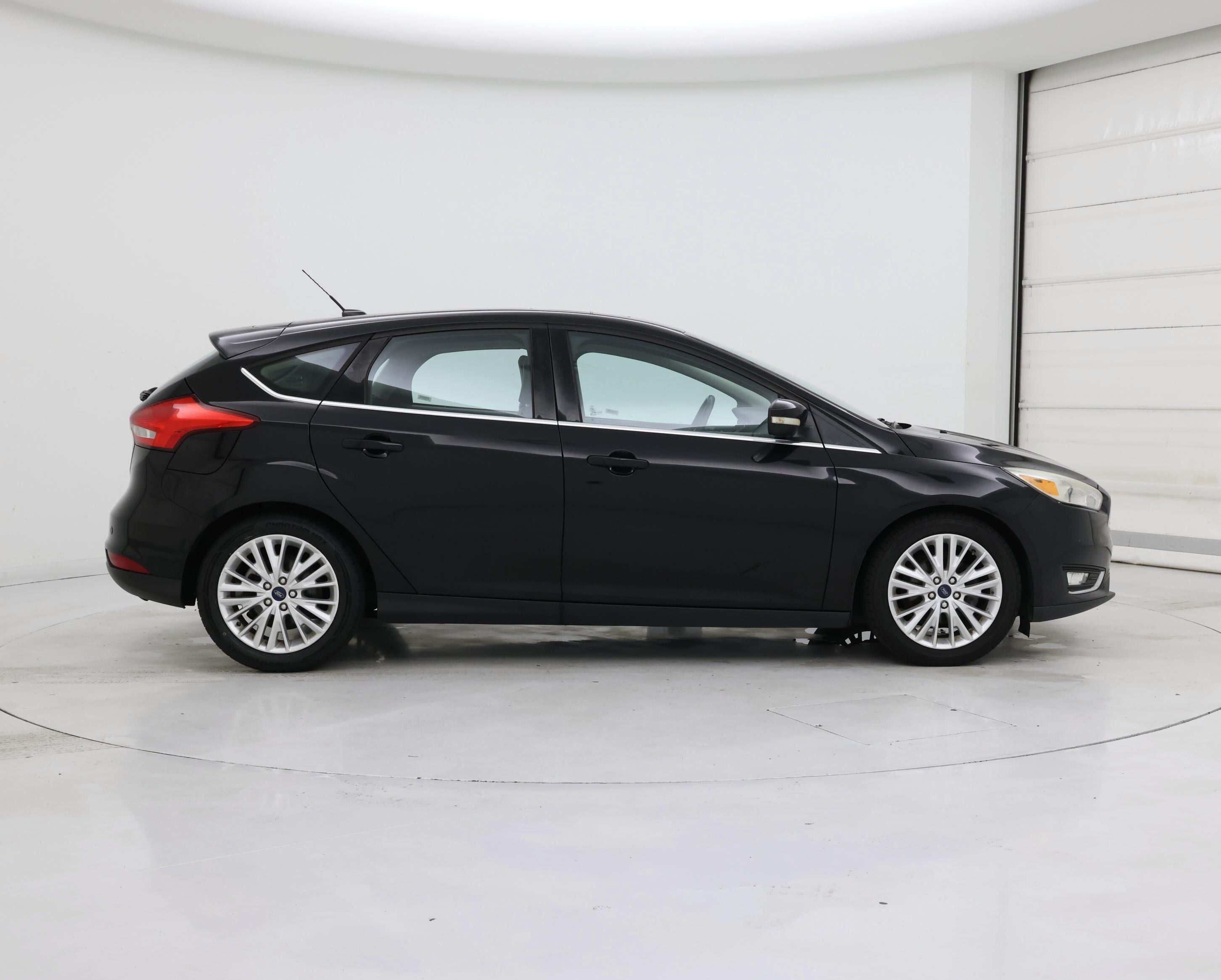 Thumbnail: 2017 Ford Focus - 7