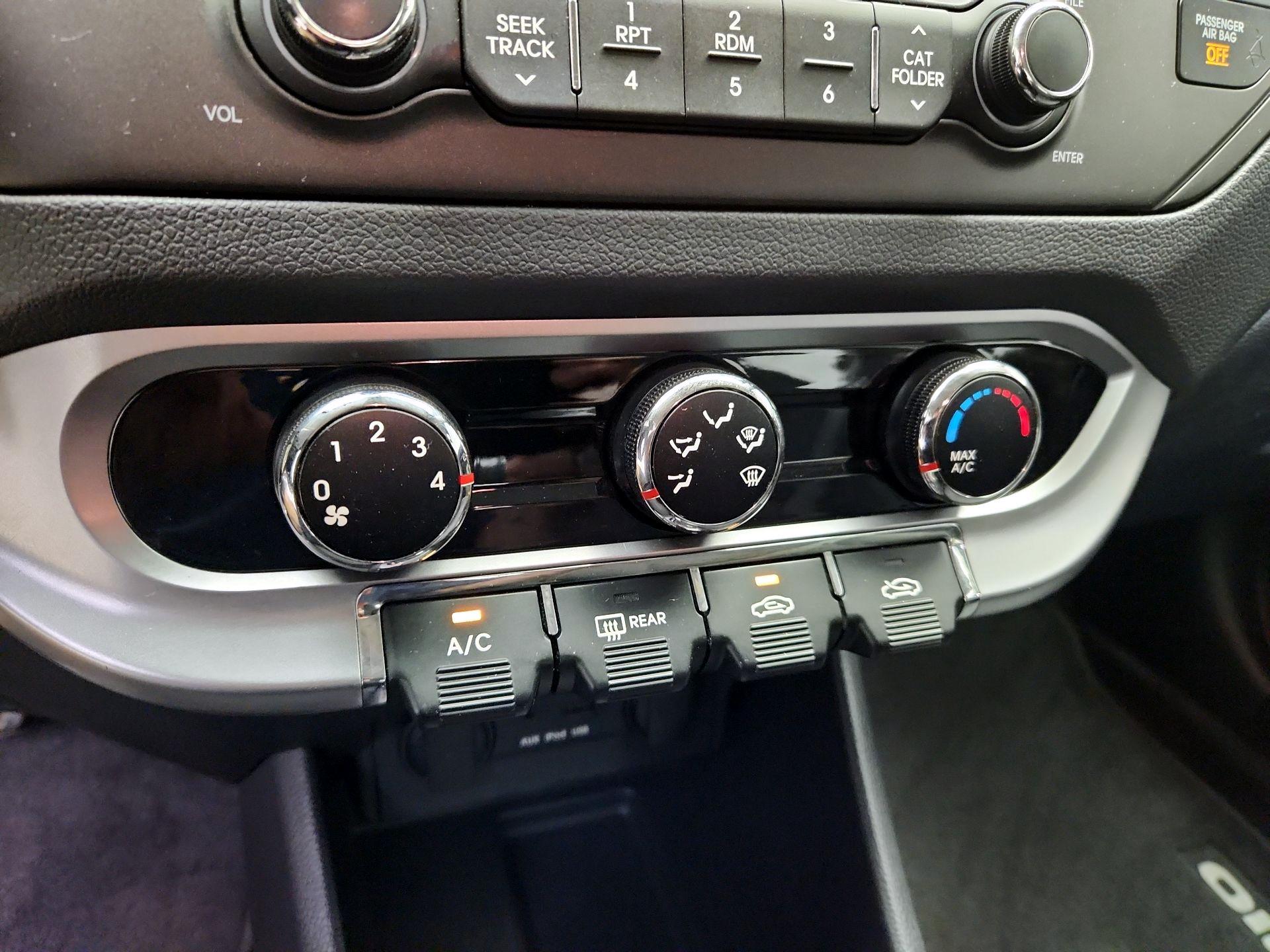 Thumbnail: 2013 Kia Rio - 15