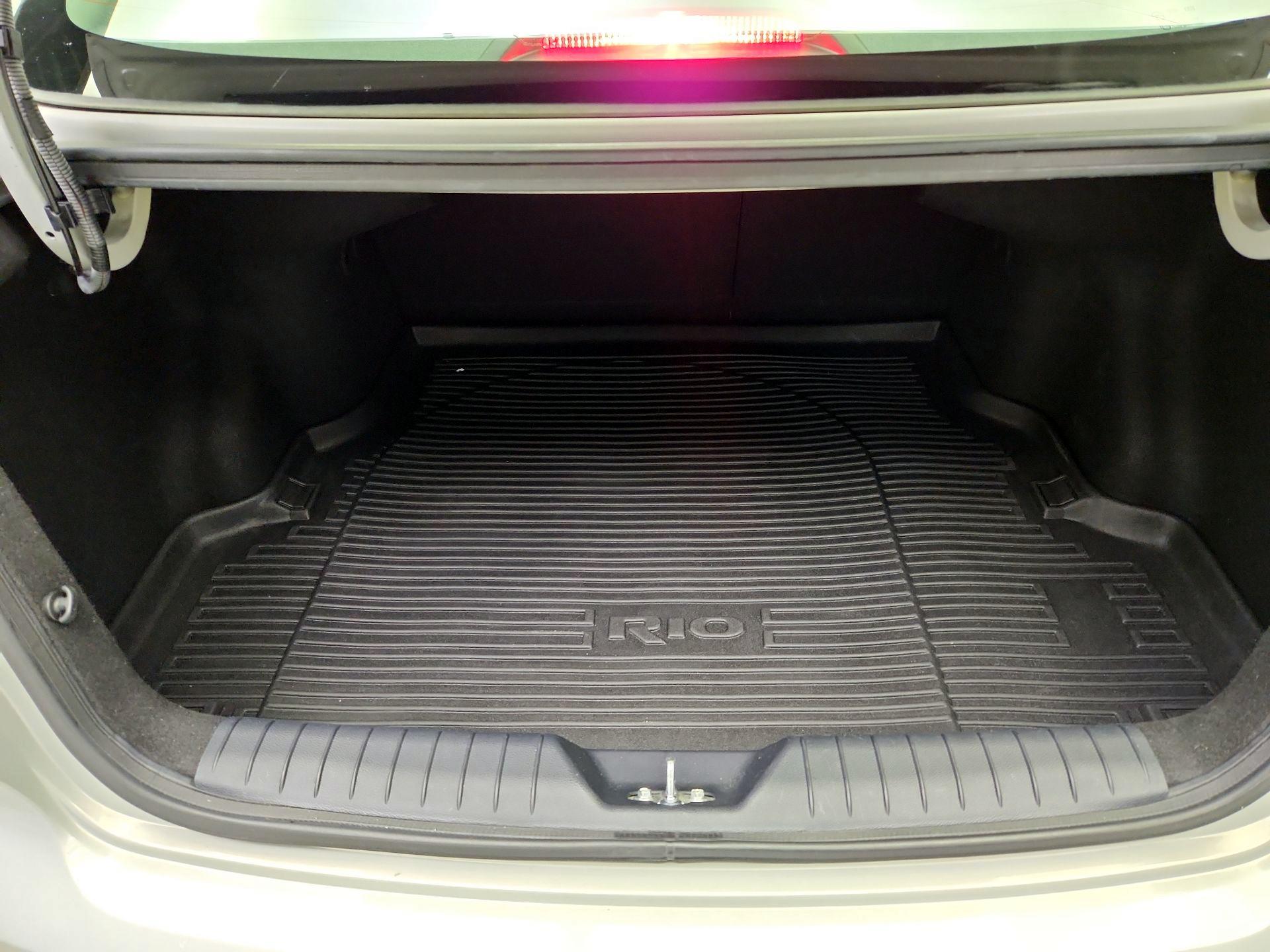Thumbnail: 2013 Kia Rio - 19
