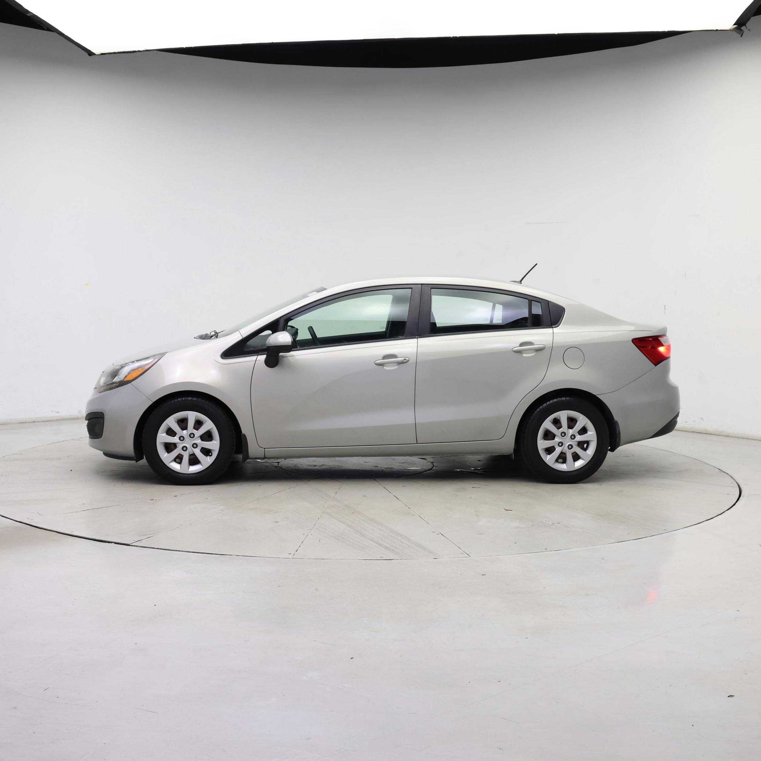 Thumbnail: 2013 Kia Rio - 3