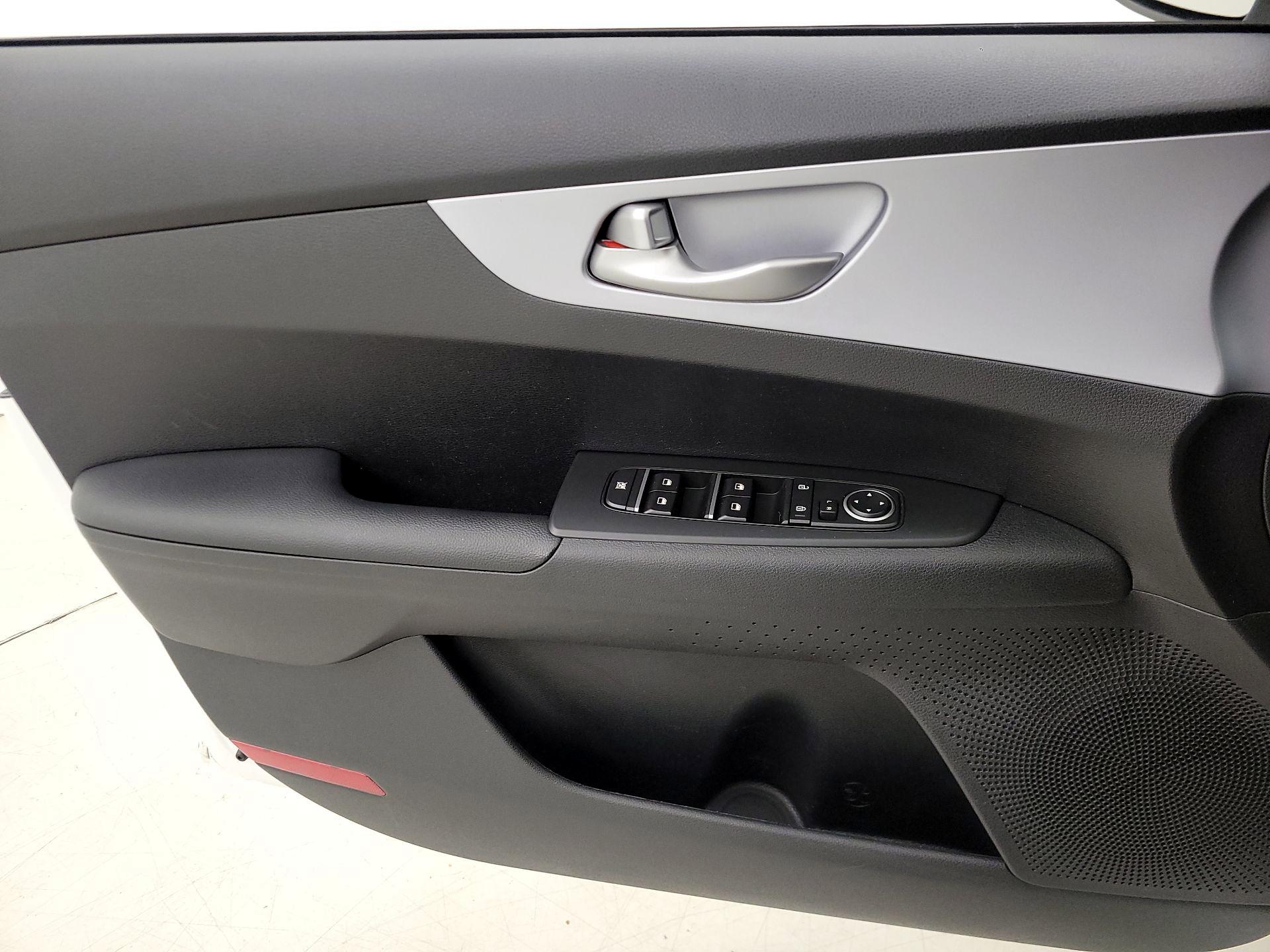 Thumbnail: 2024 Kia Forte - 12