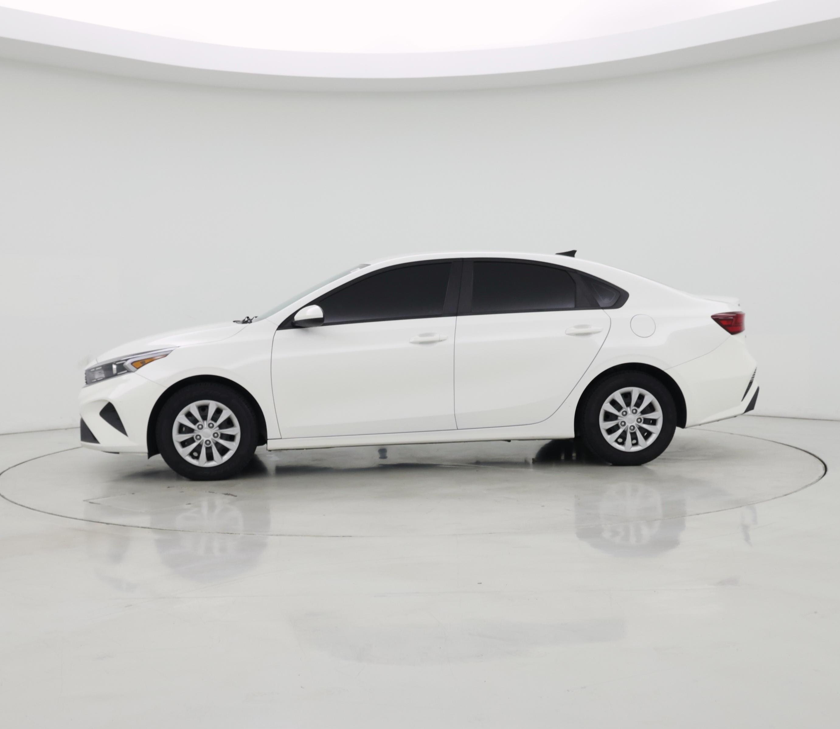 Thumbnail: 2024 Kia Forte - 3