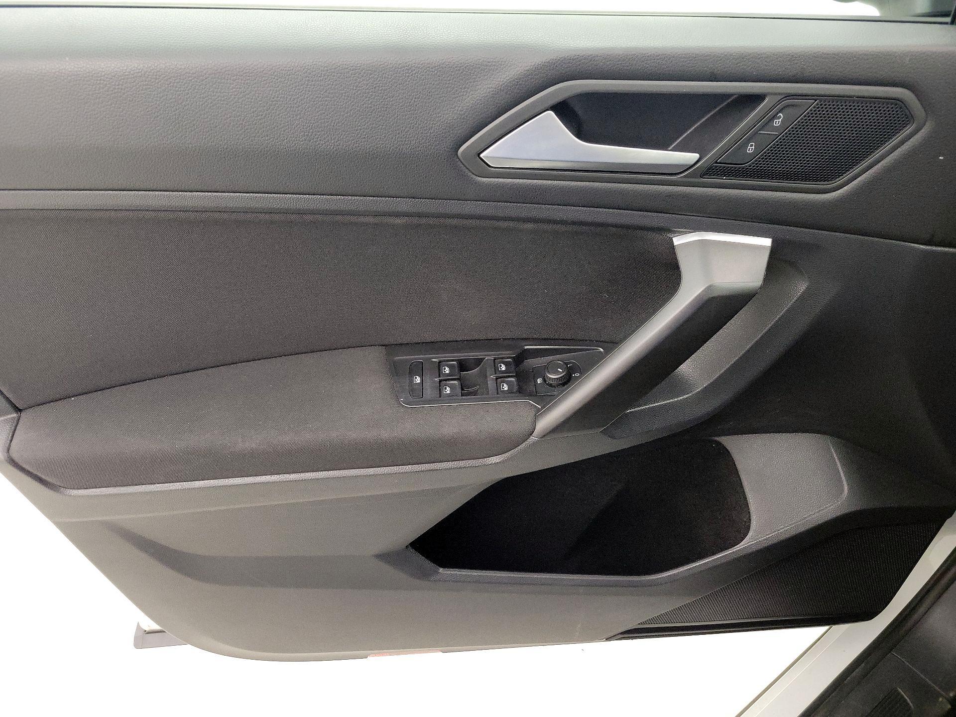 Thumbnail: 2021 Volkswagen Tiguan - 12
