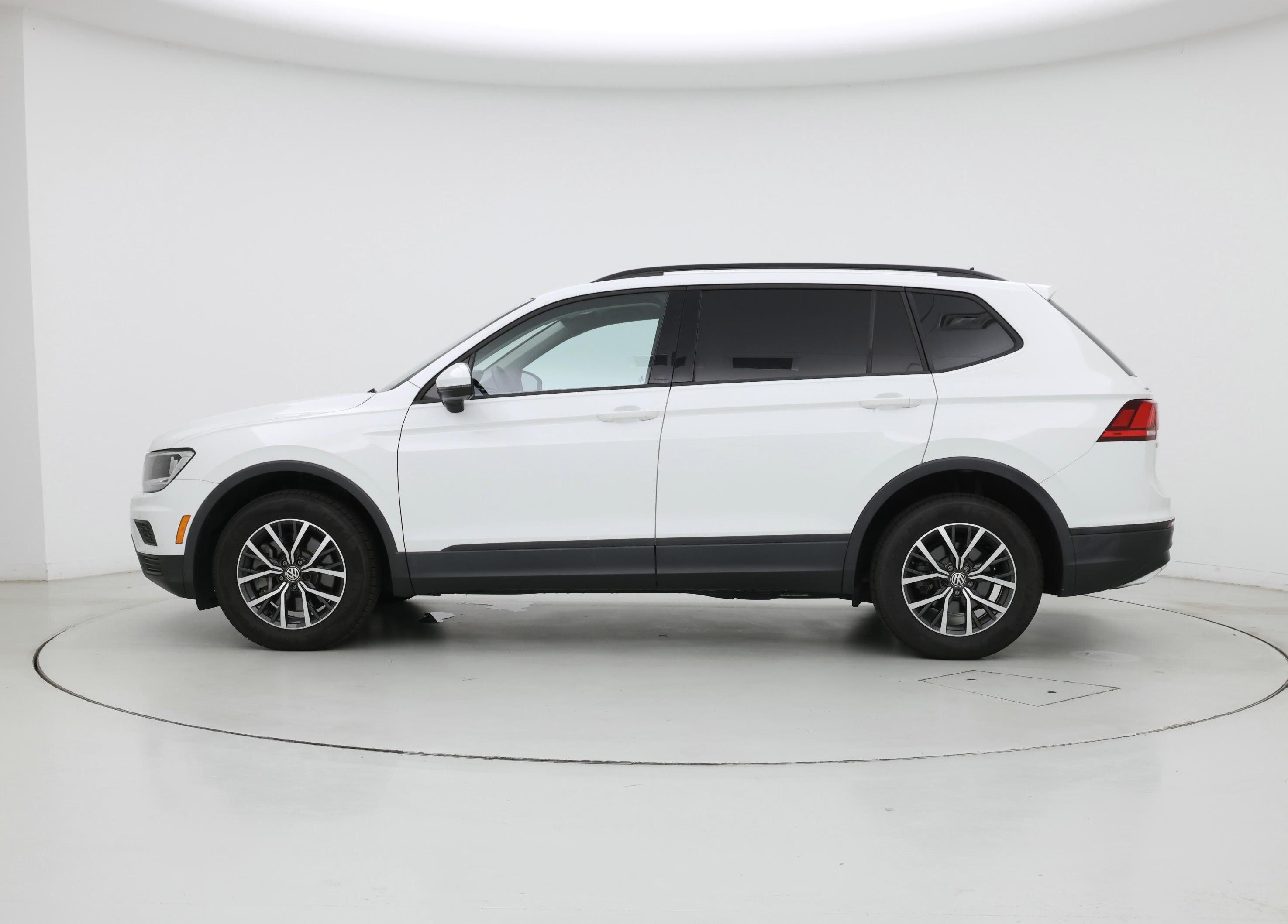 Thumbnail: 2021 Volkswagen Tiguan - 3