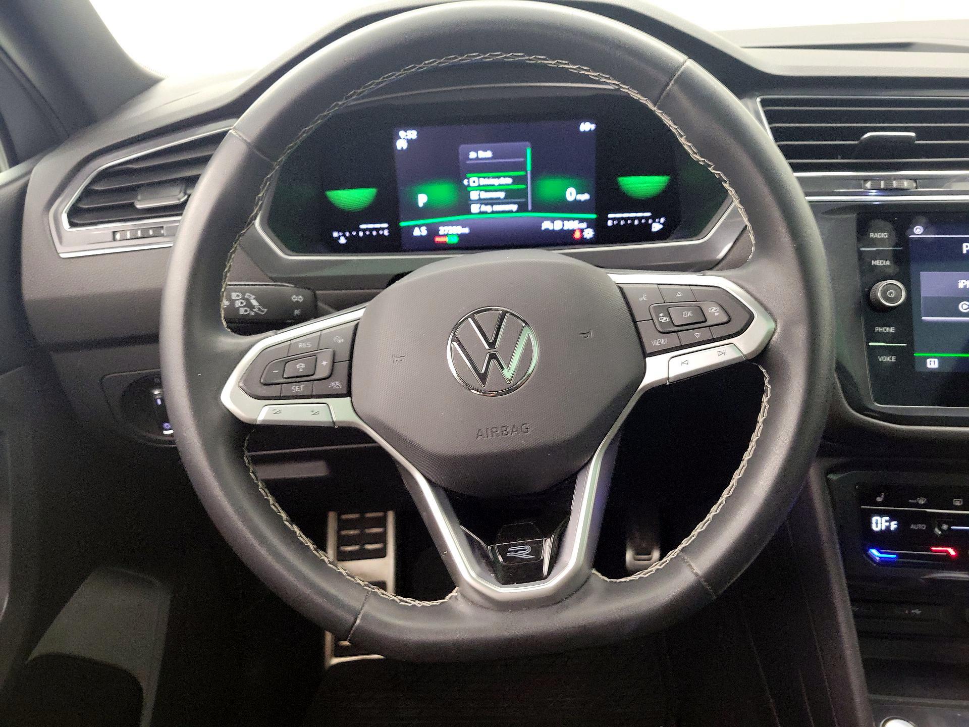 Thumbnail: 2023 Volkswagen Tiguan - 10