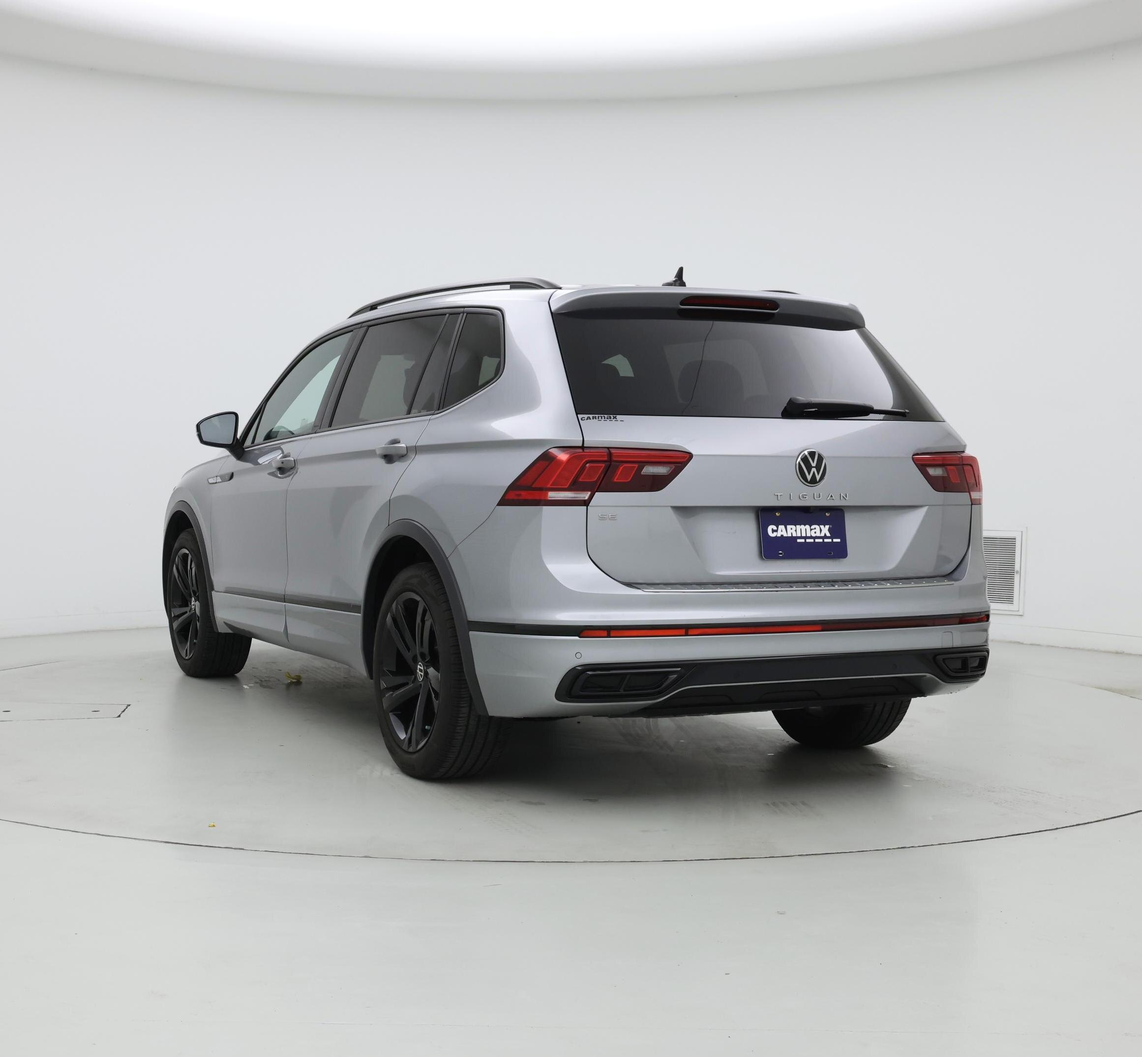 Thumbnail: 2023 Volkswagen Tiguan - 2