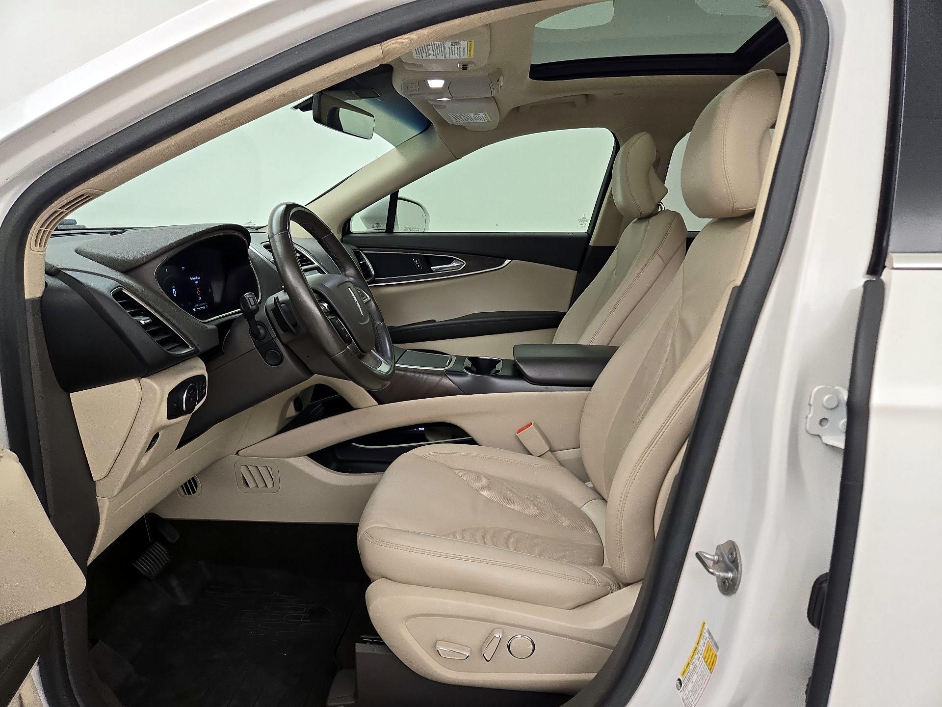 Thumbnail: 2019 Lincoln Nautilus - 11