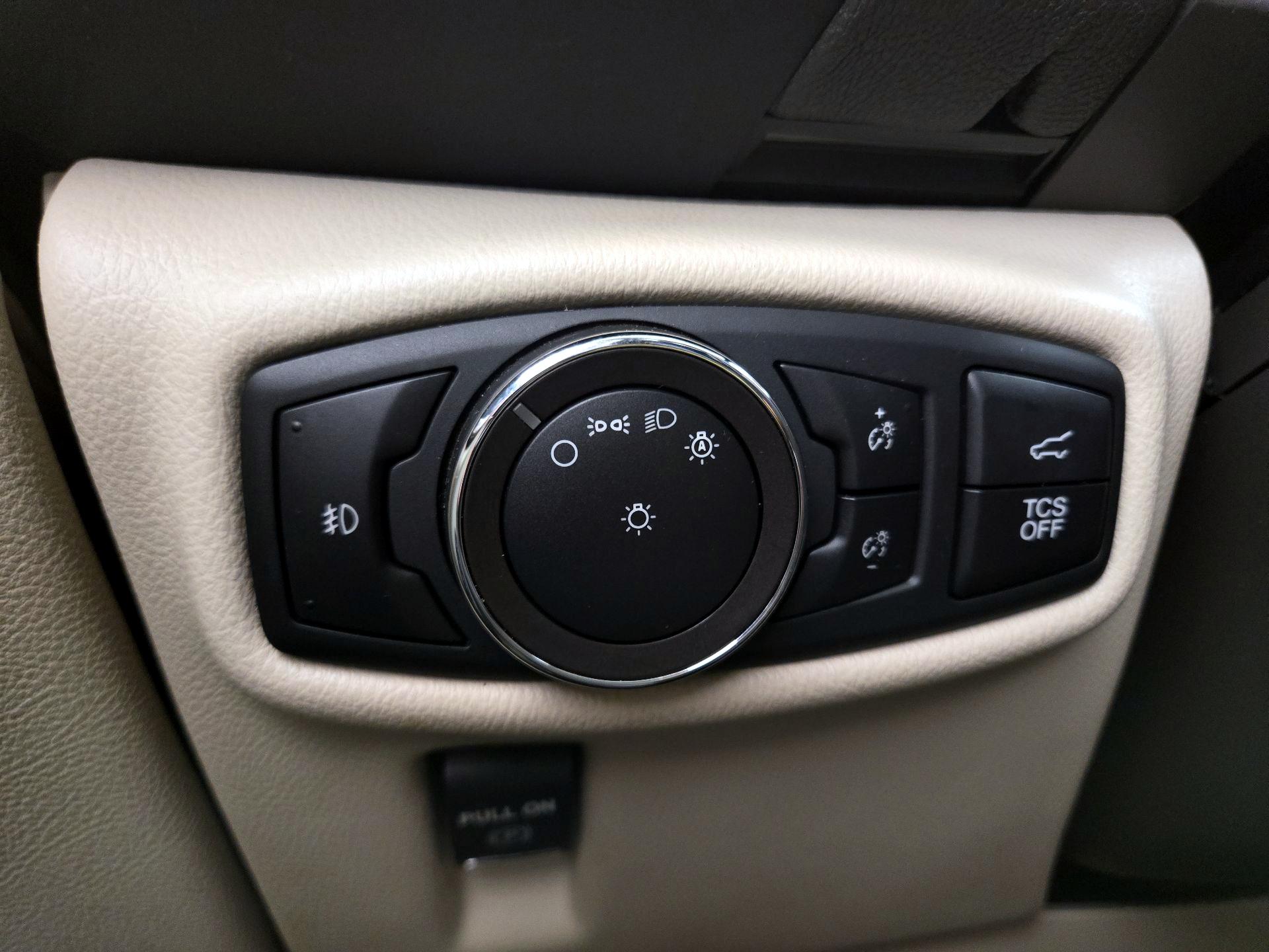 Thumbnail: 2019 Lincoln Nautilus - 13