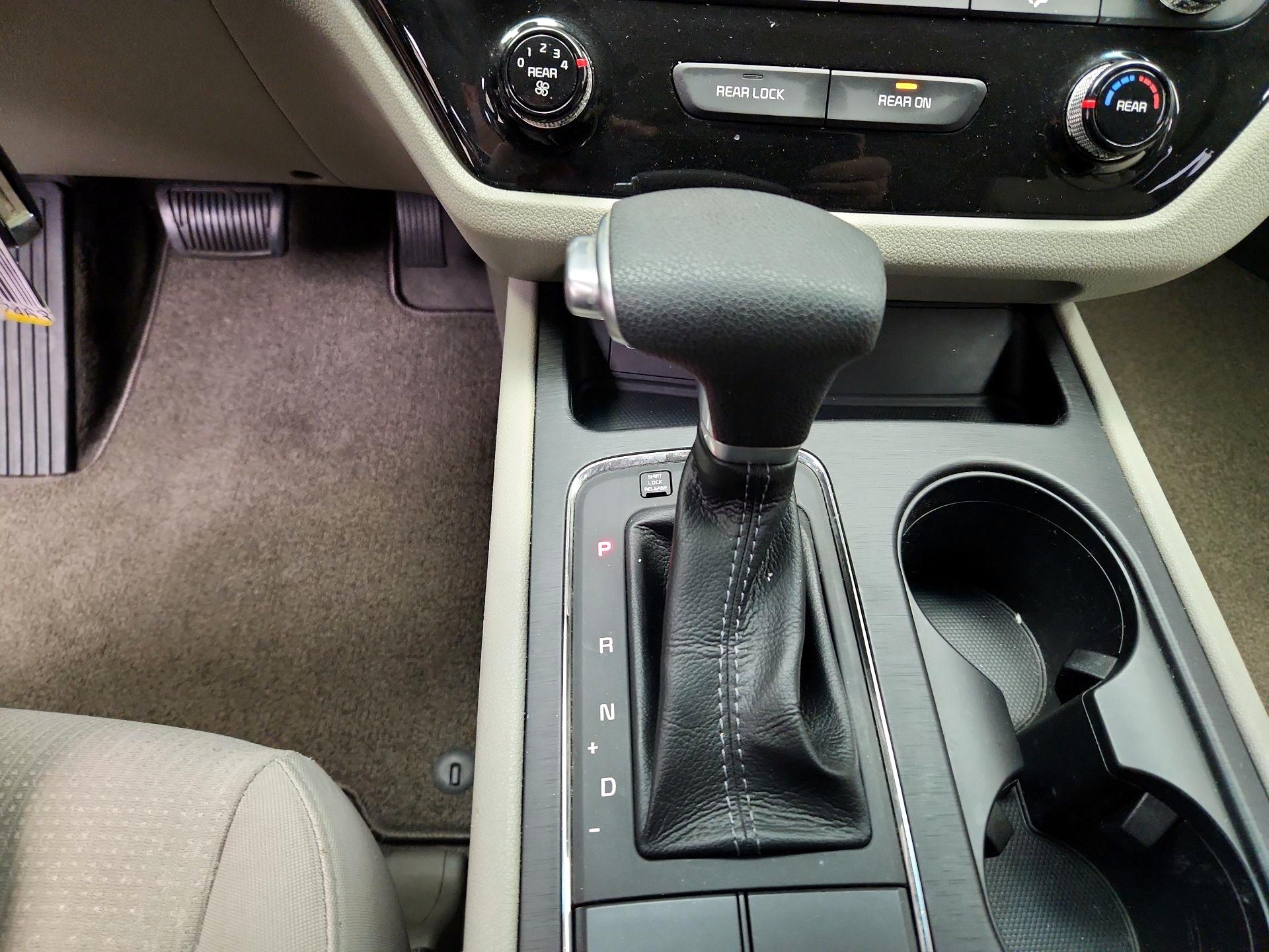 Thumbnail: 2017 Kia Sedona - 17