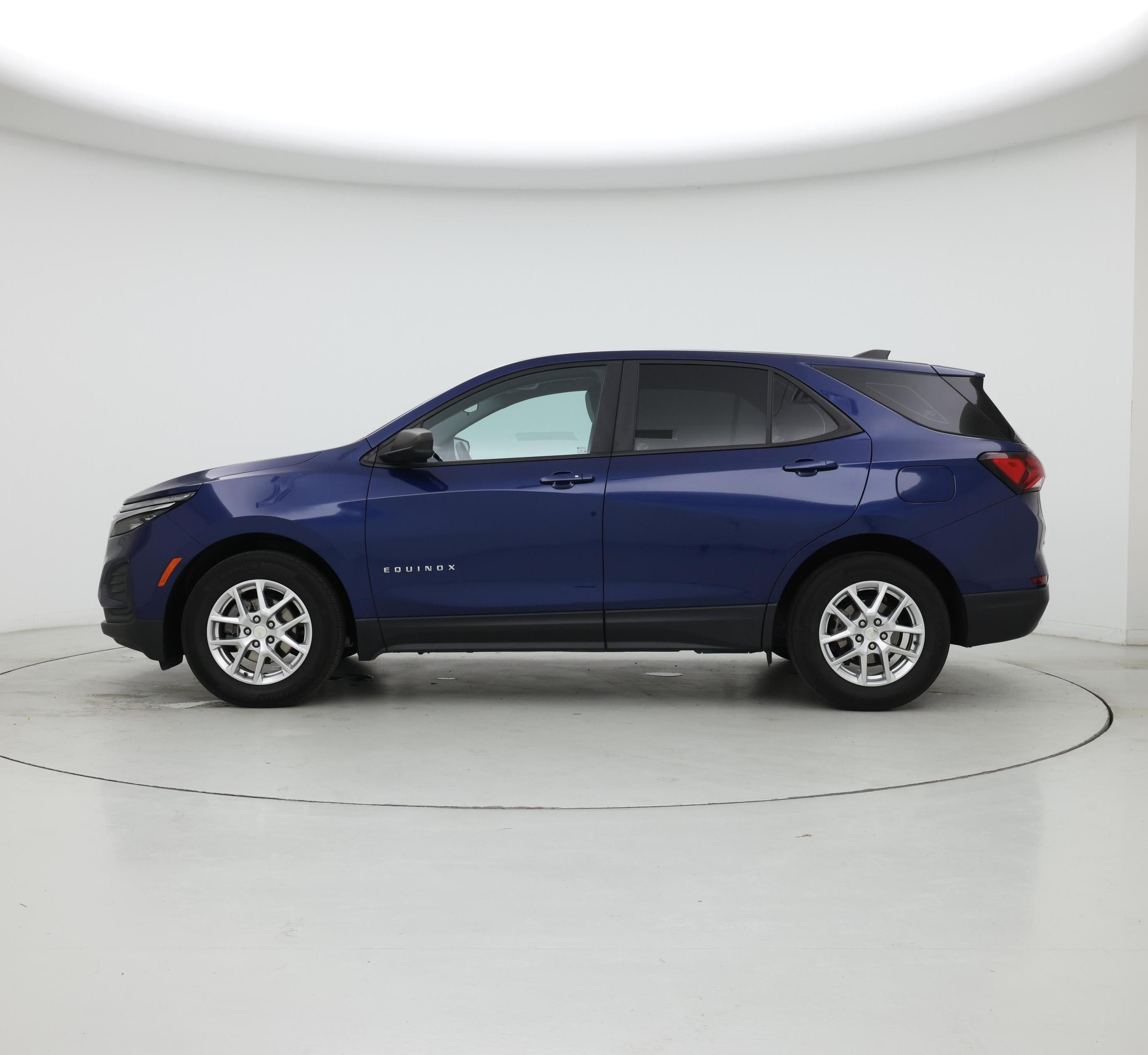 Thumbnail: 2022 Chevrolet Equinox - 3