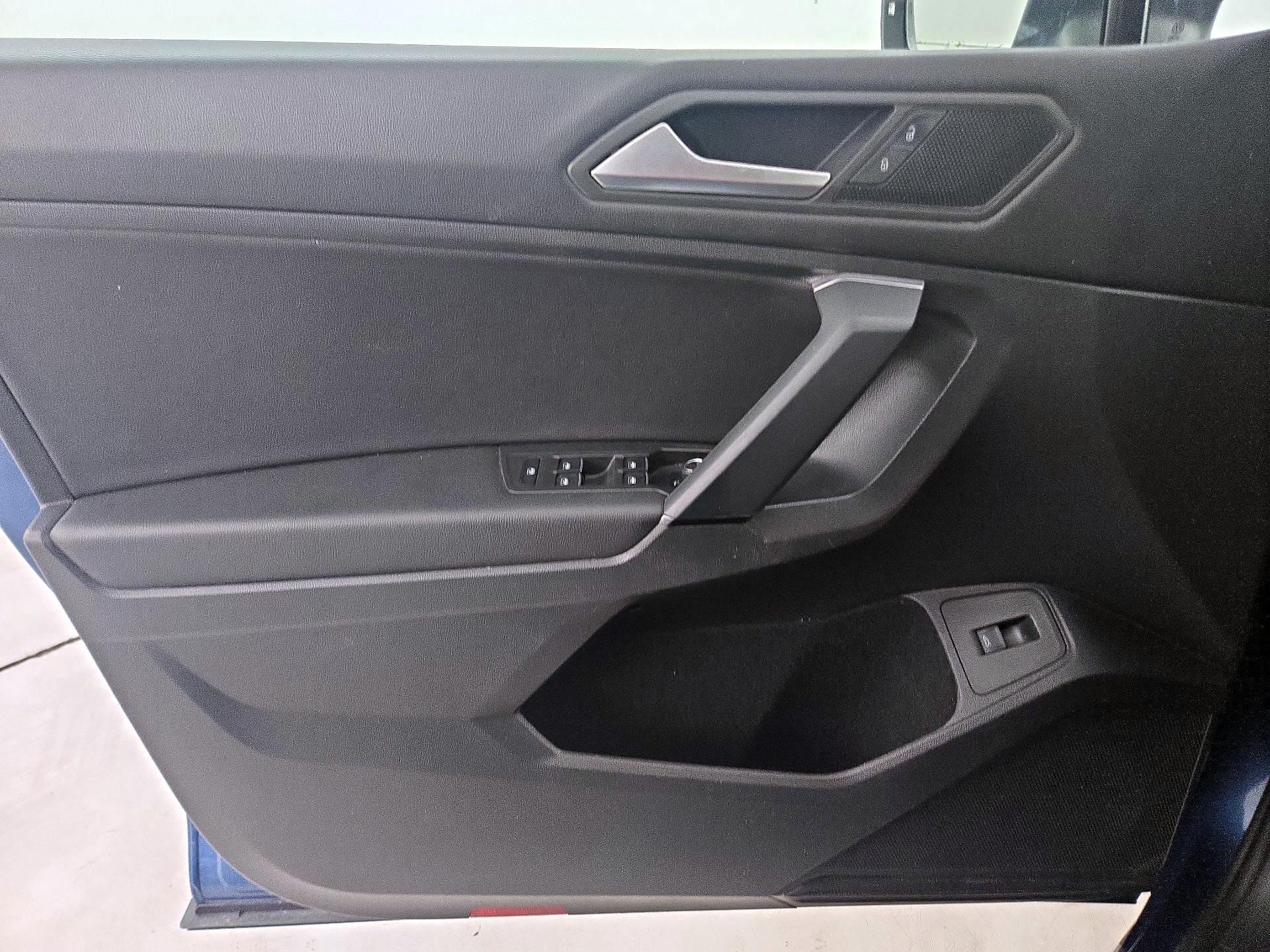 Thumbnail: 2019 Volkswagen Tiguan - 12