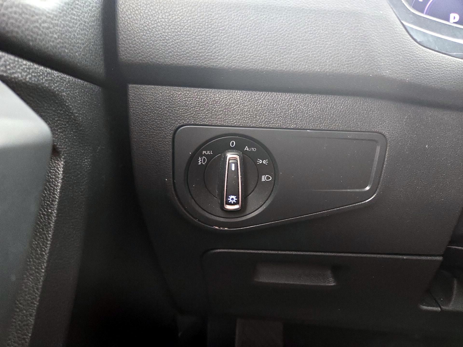 Thumbnail: 2019 Volkswagen Tiguan - 13