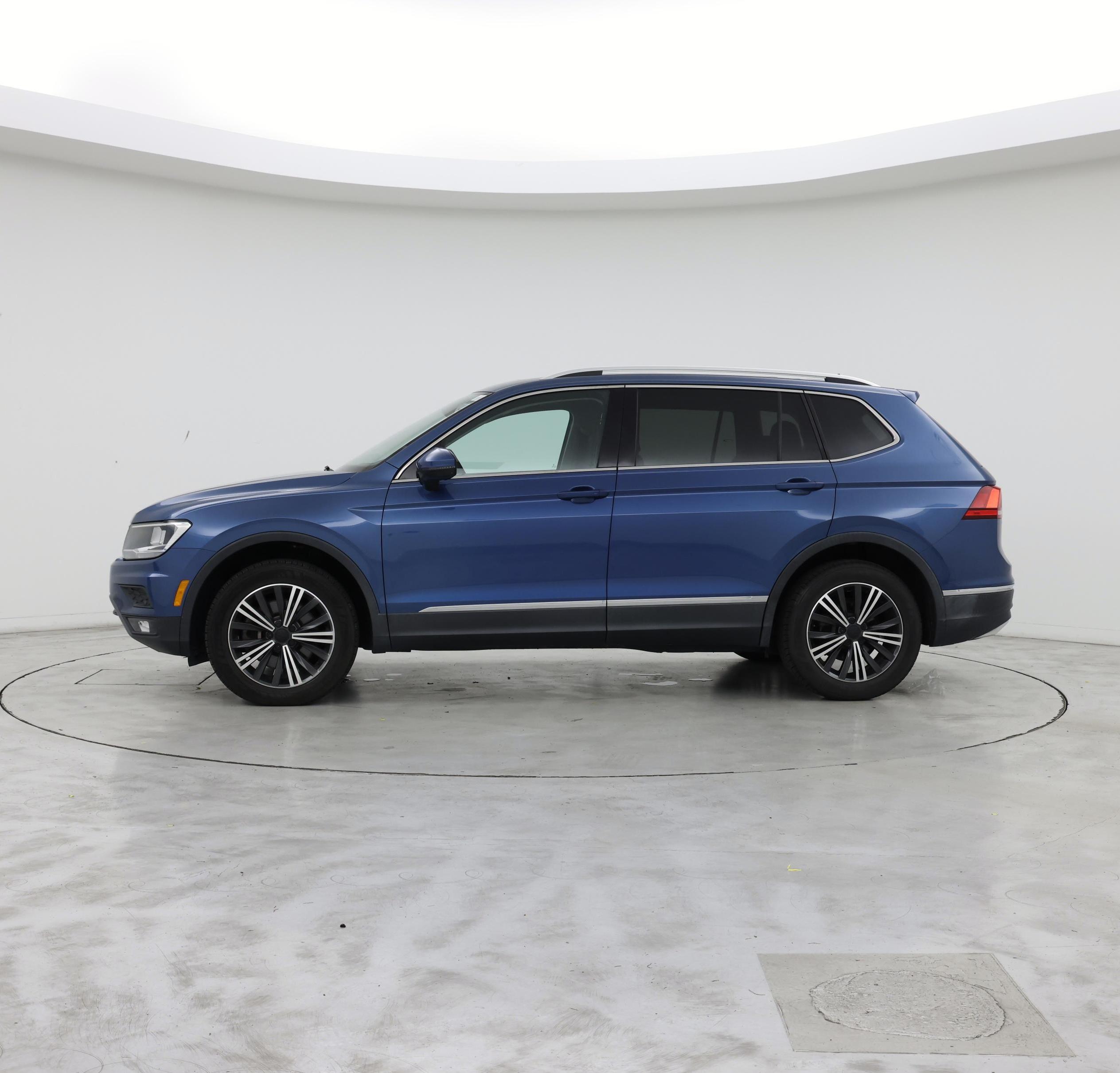 Thumbnail: 2019 Volkswagen Tiguan - 3