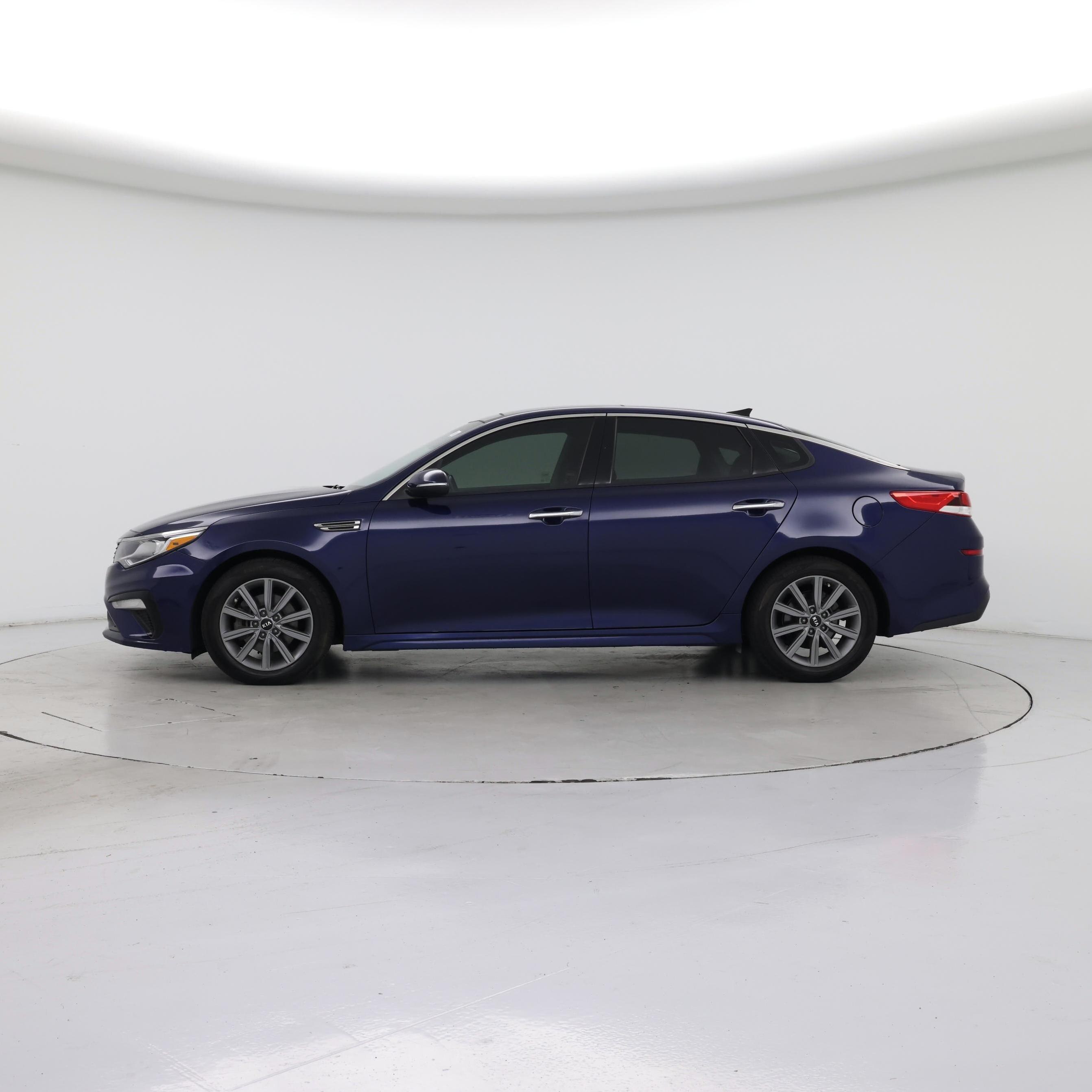 Thumbnail: 2019 Kia Optima - 3