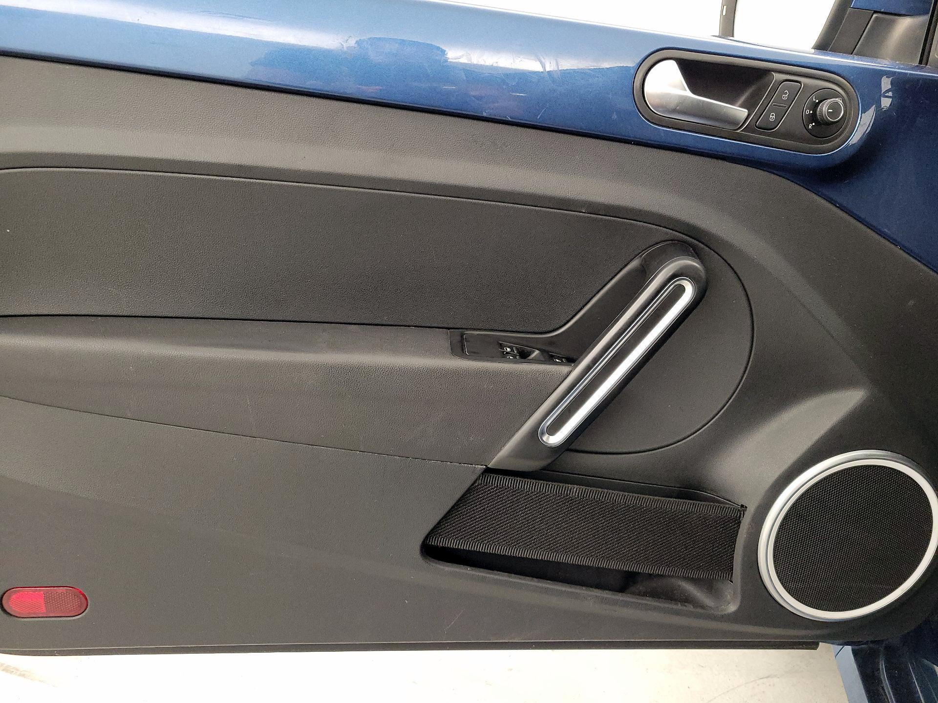 Thumbnail: 2019 Volkswagen Beetle - 12