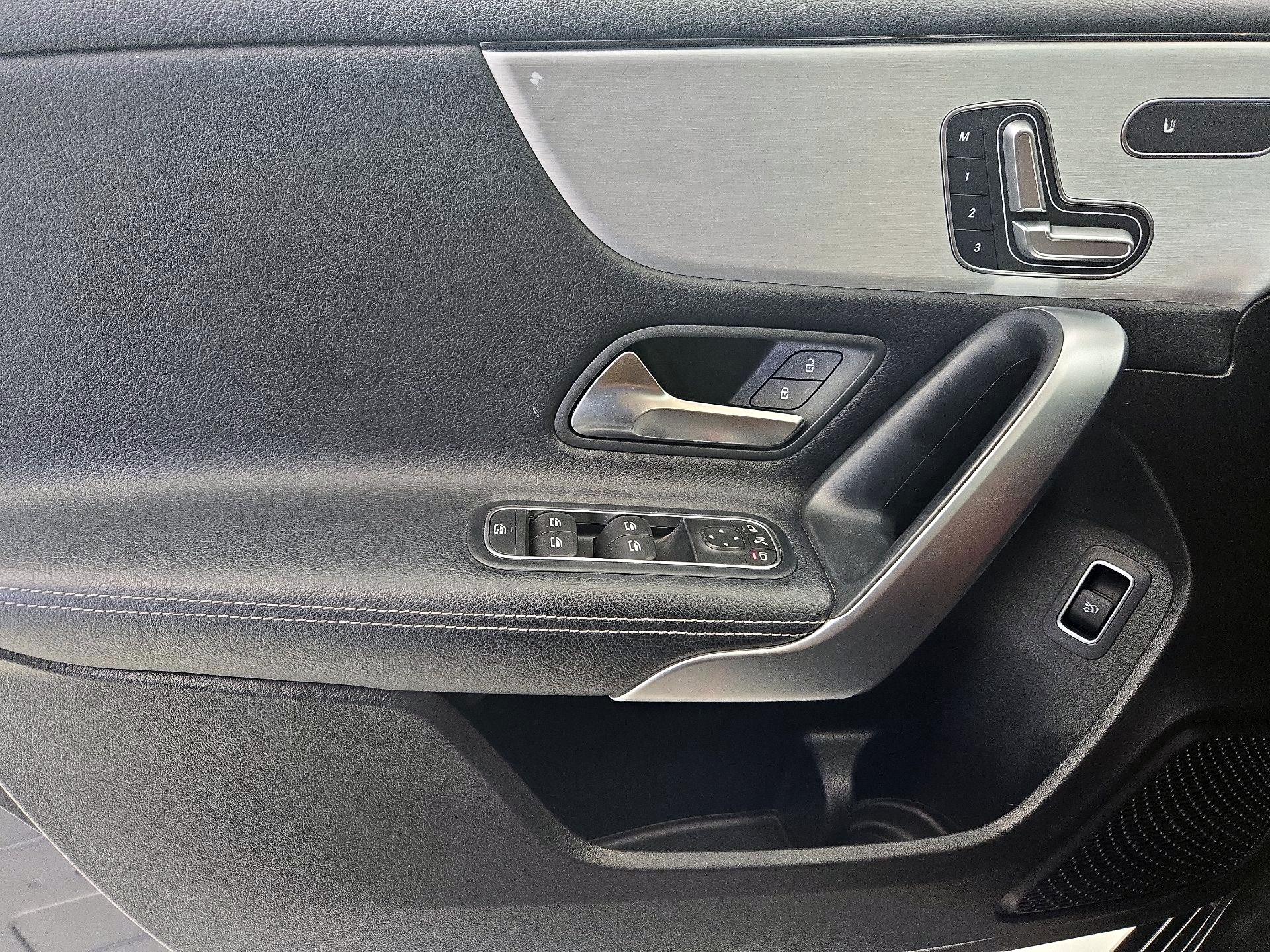 Thumbnail: 2020 Mercedes-Benz A-Class - 12