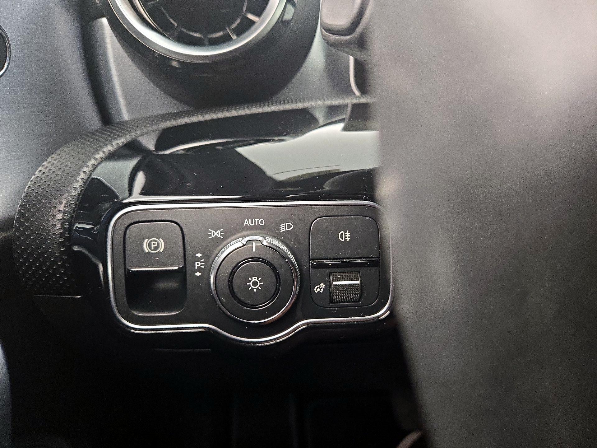 Thumbnail: 2020 Mercedes-Benz A-Class - 13