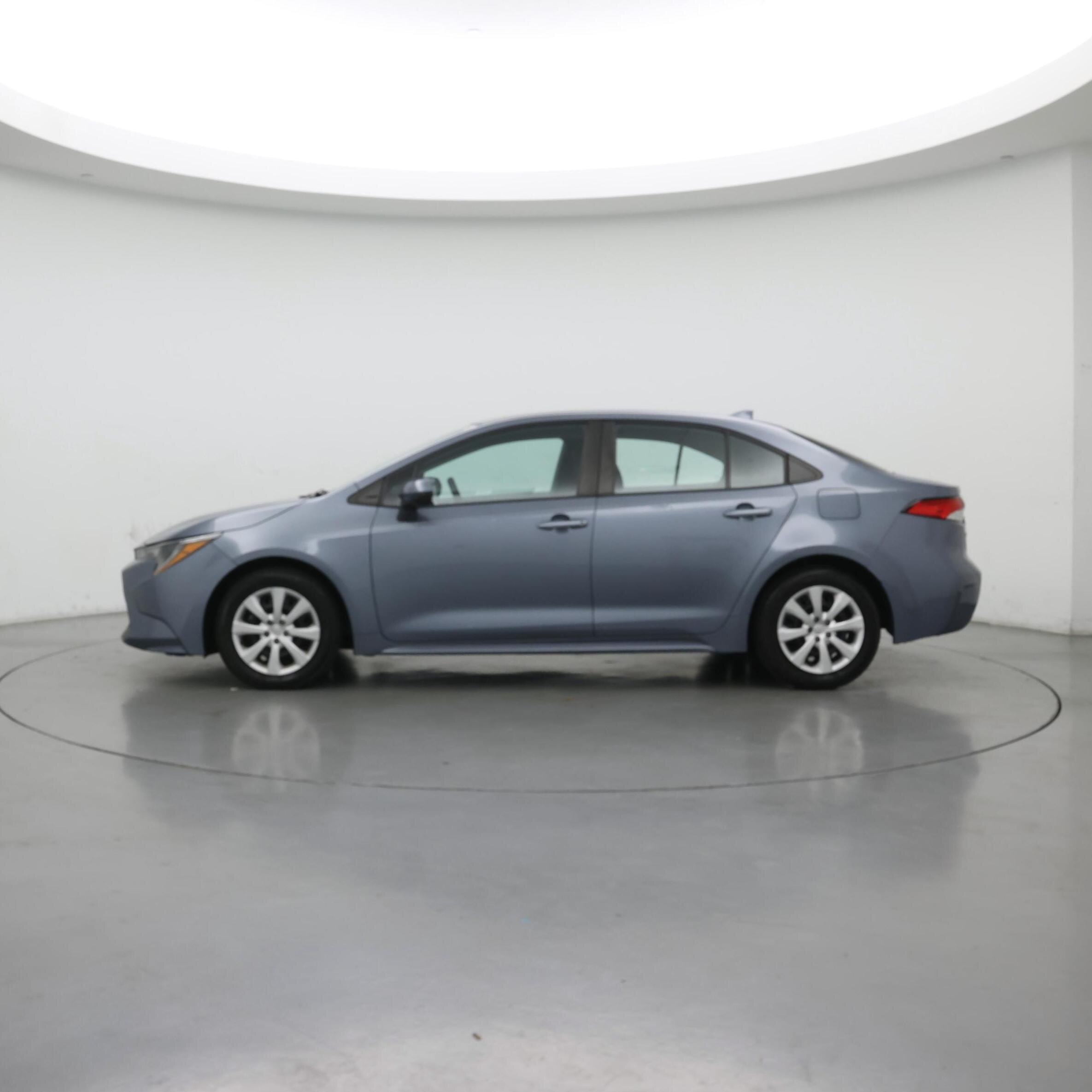 Thumbnail: 2021 Toyota Corolla - 3