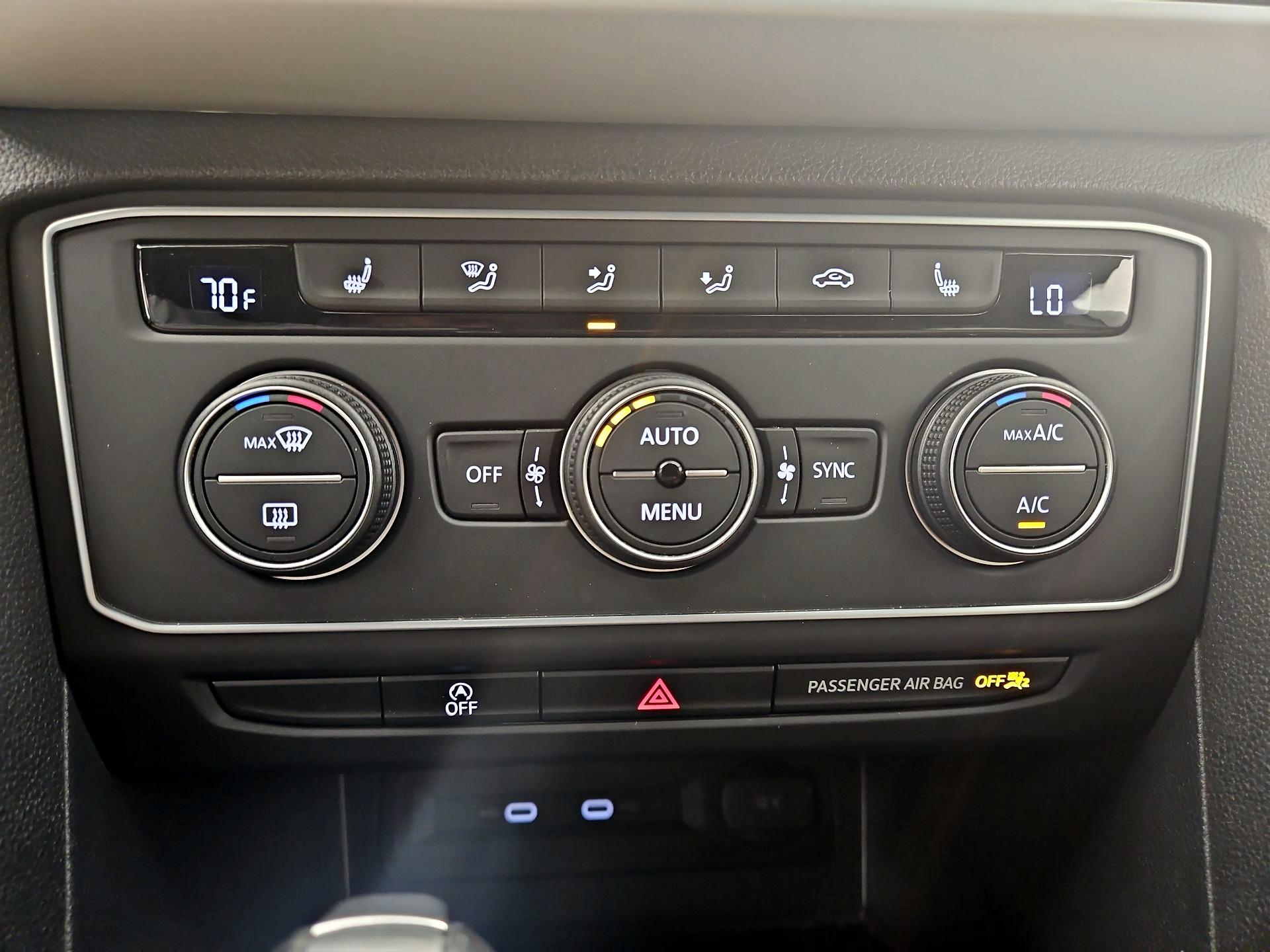 Thumbnail: 2021 Volkswagen Atlas - 16