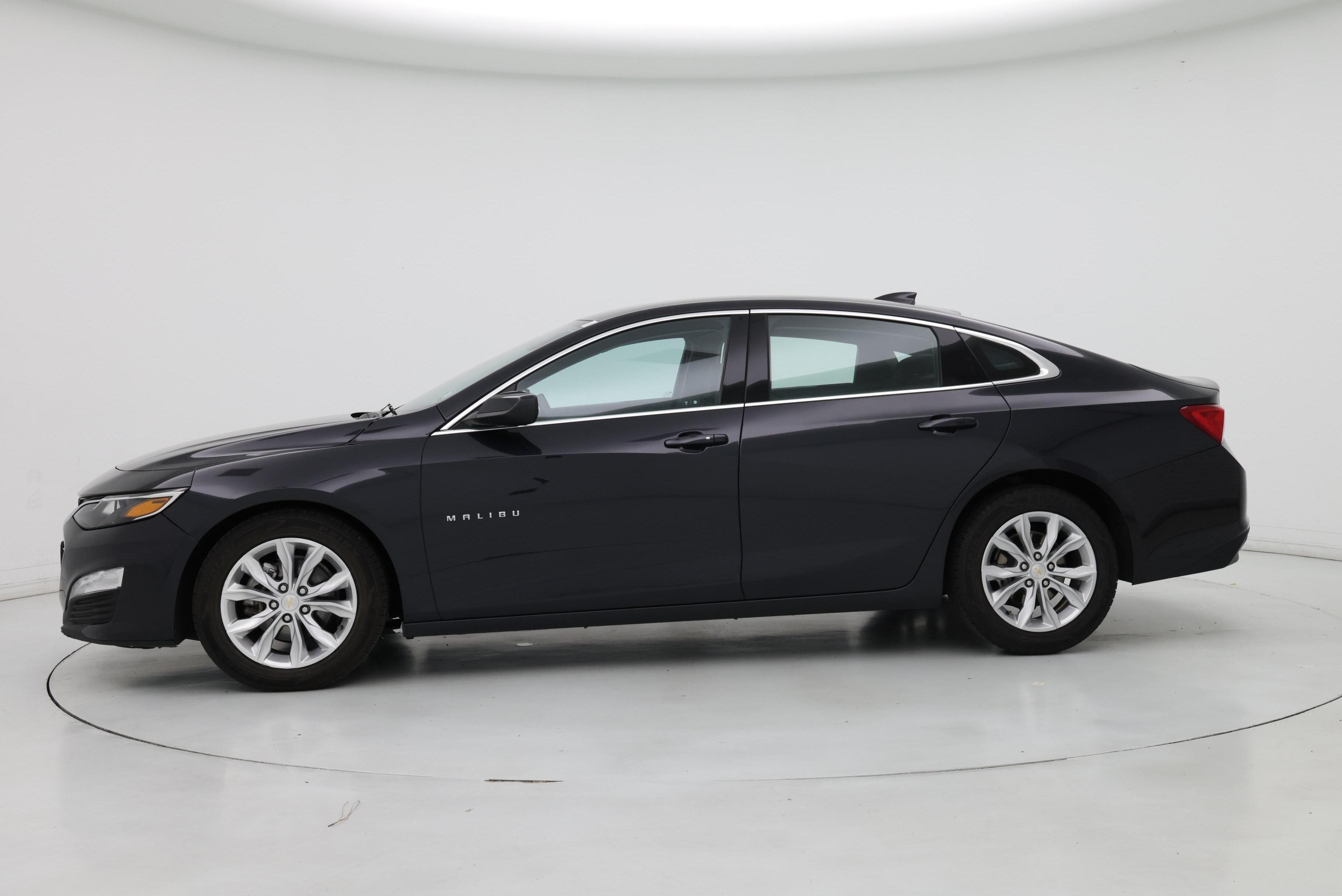 Thumbnail: 2023 Chevrolet Malibu - 3