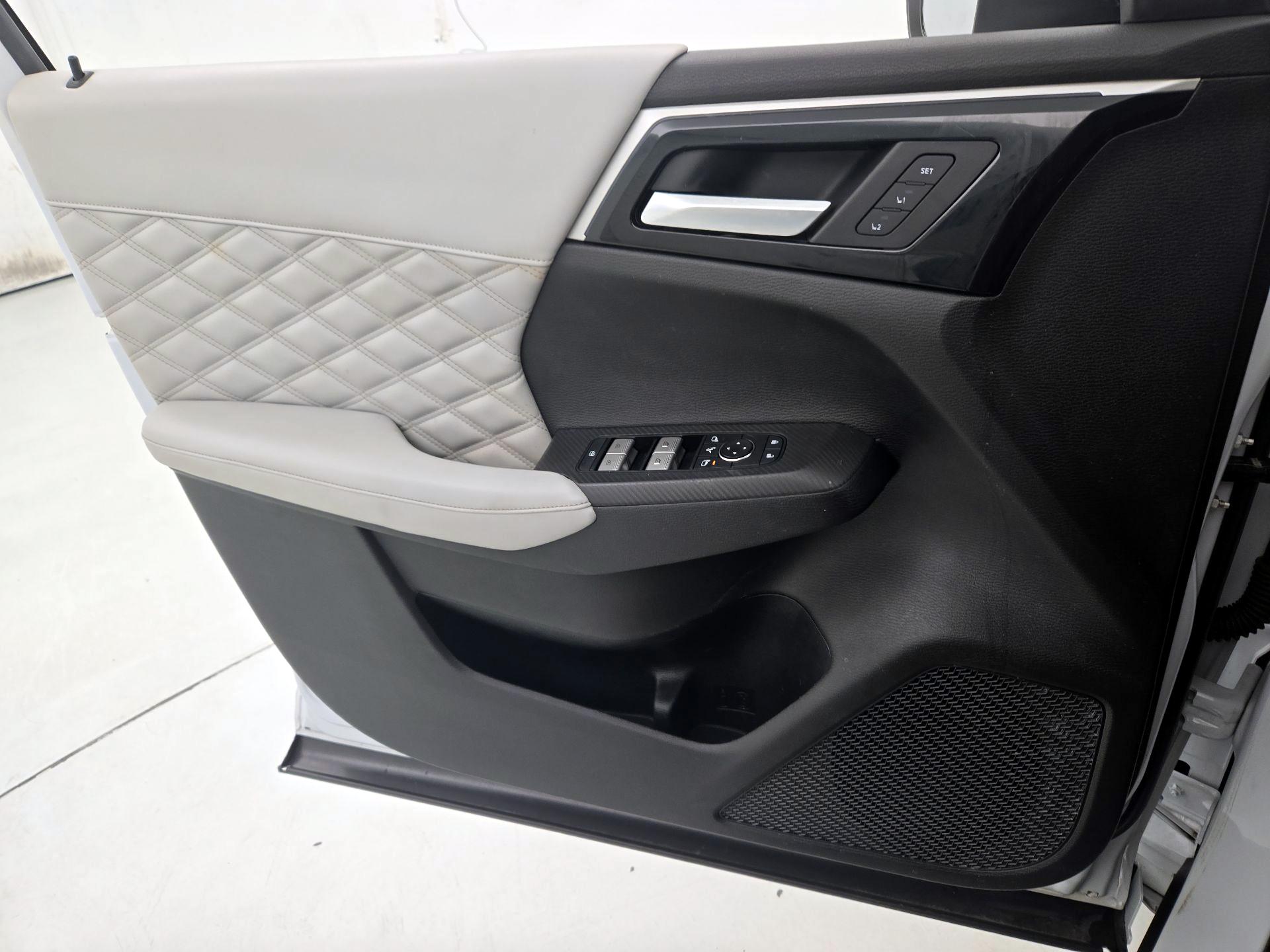 Thumbnail: 2022 Mitsubishi Outlander - 12