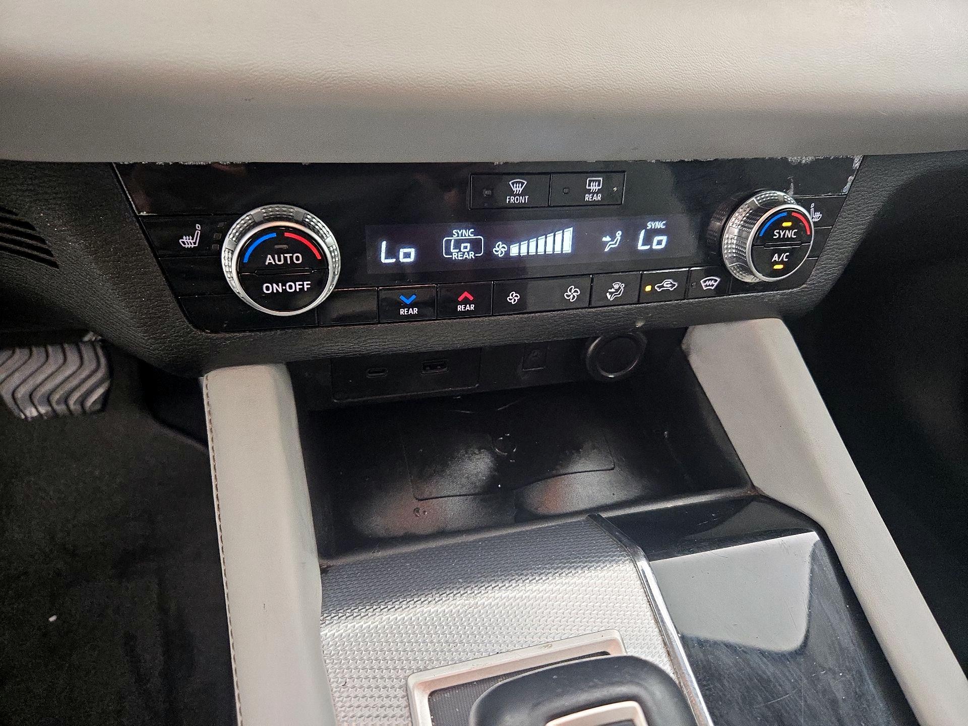 Thumbnail: 2022 Mitsubishi Outlander - 17