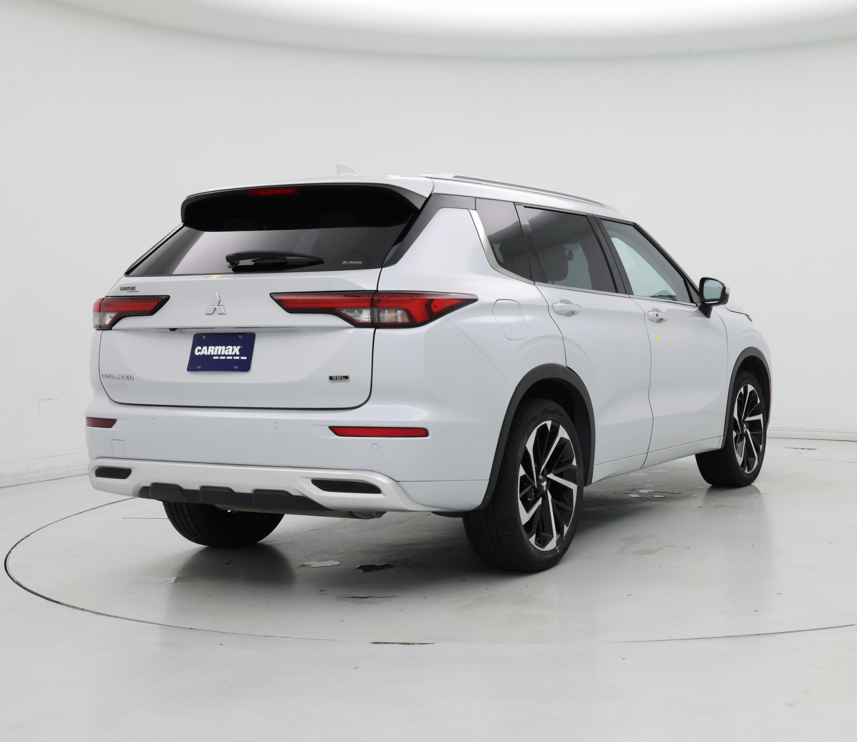 Thumbnail: 2022 Mitsubishi Outlander - 8