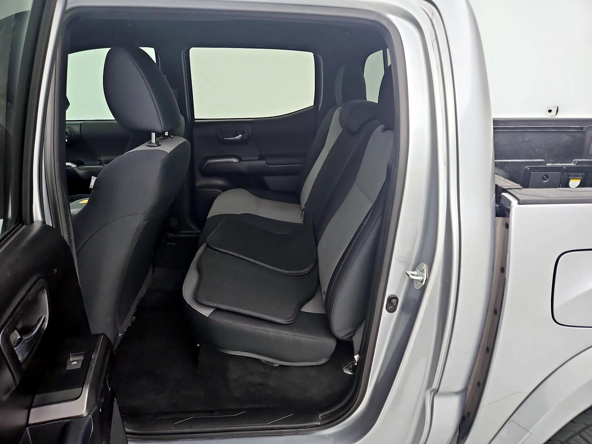 Thumbnail: 2021 Toyota Tacoma - 19