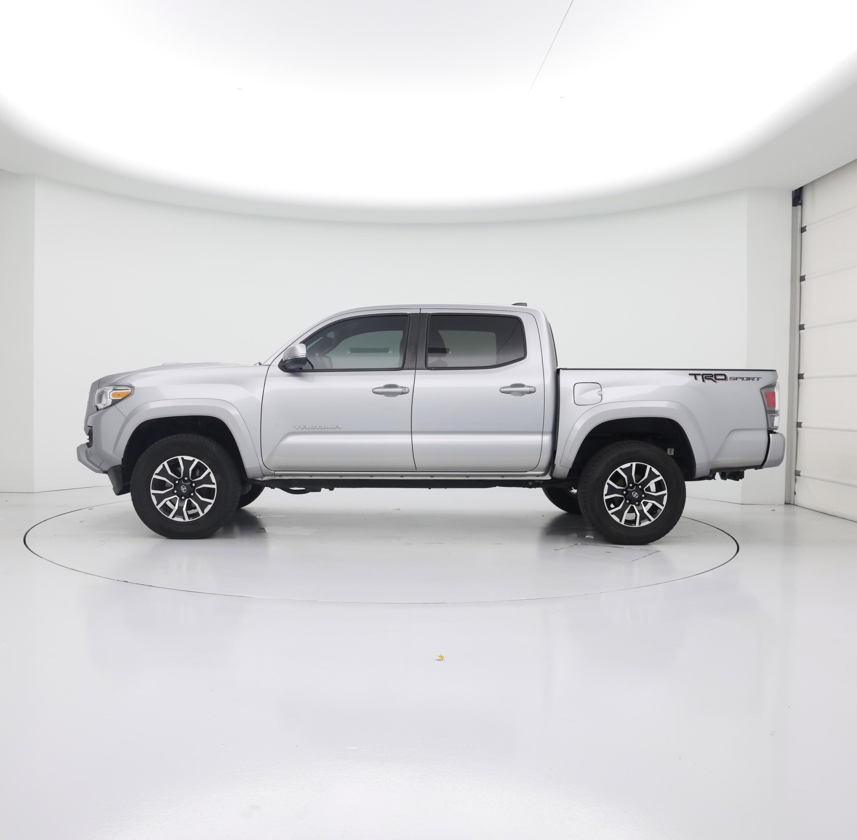 Thumbnail: 2021 Toyota Tacoma - 3