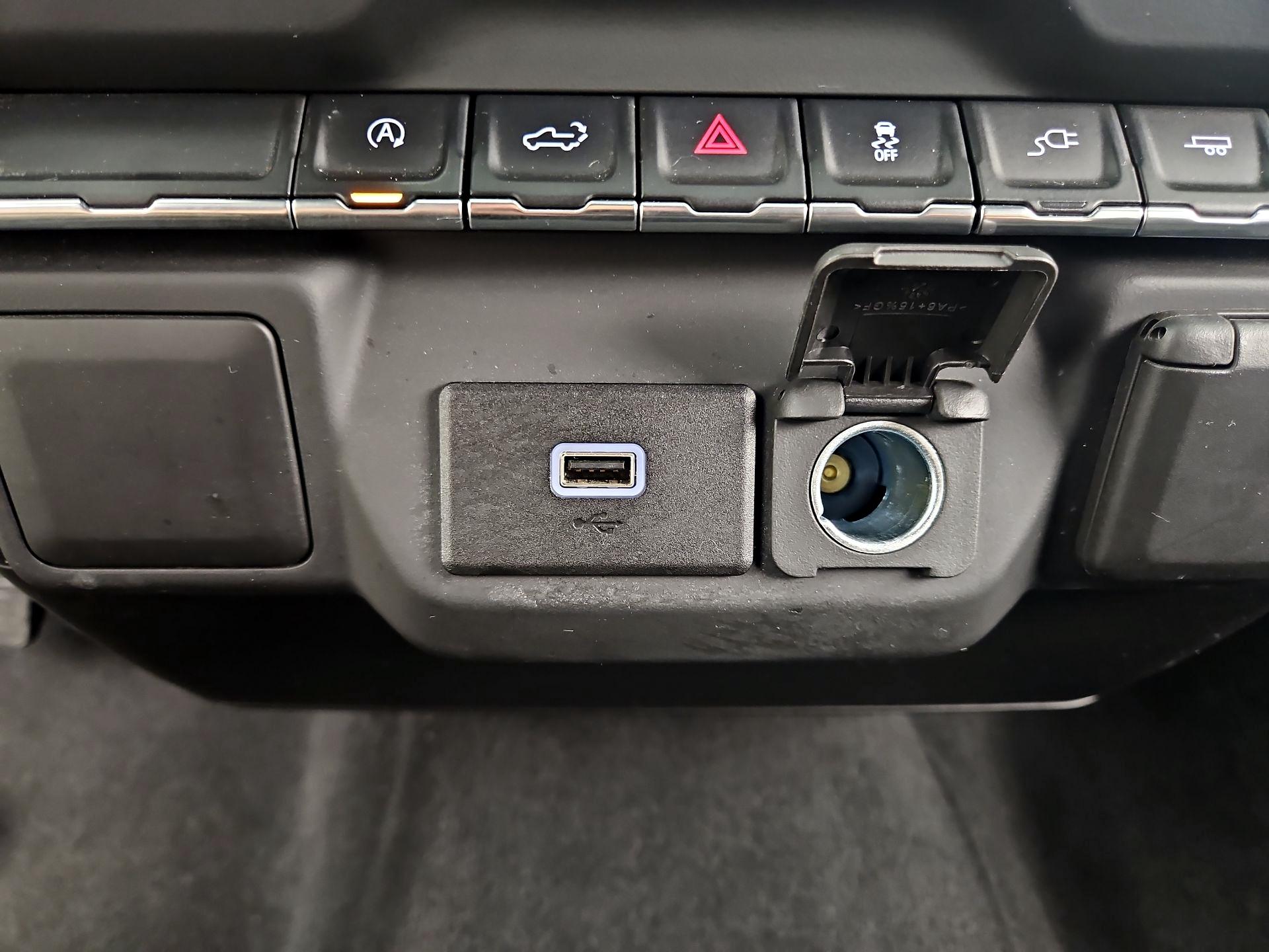 Thumbnail: 2020 Chevrolet Silverado 1500 - 18