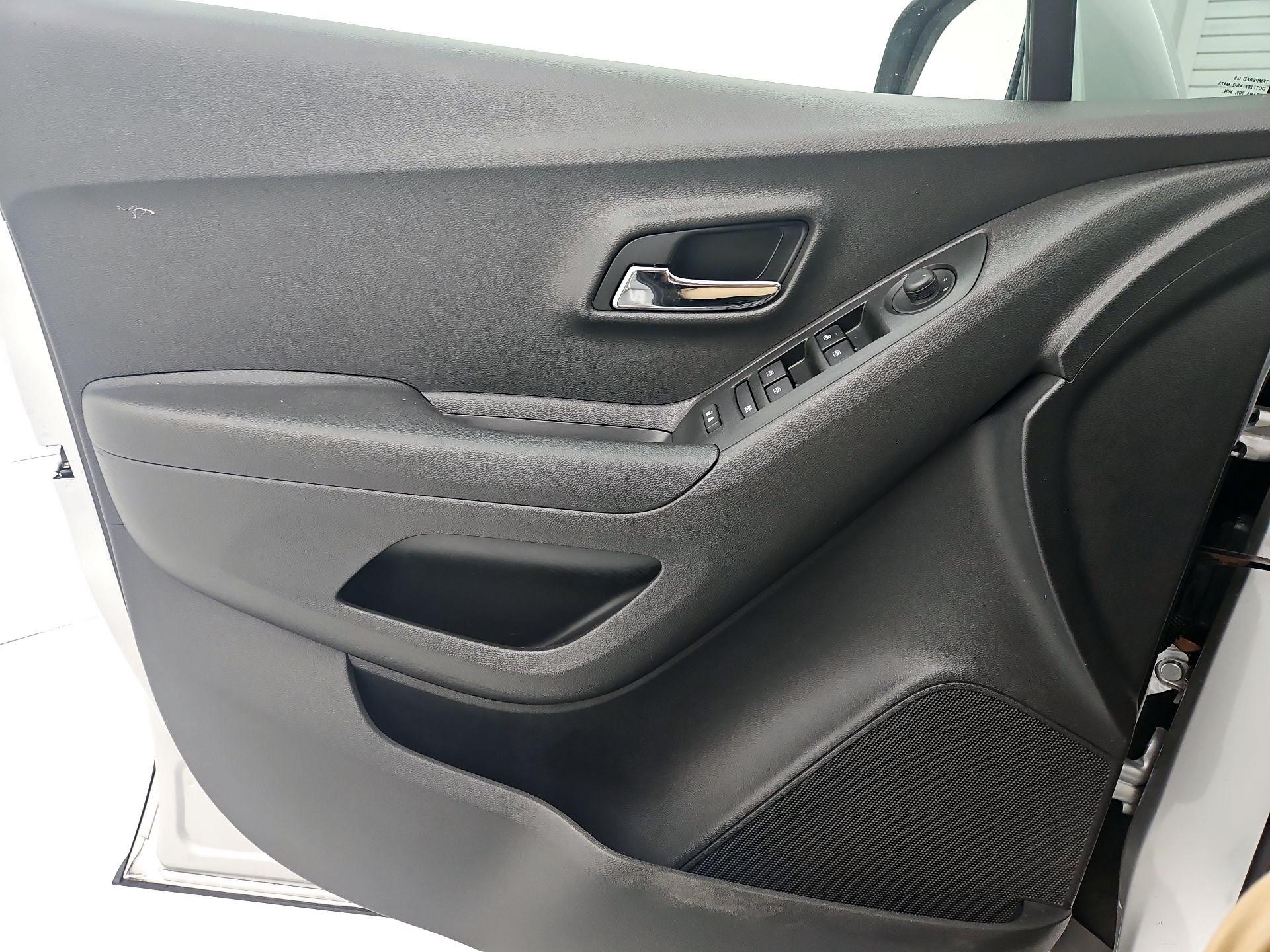 Thumbnail: 2020 Chevrolet Trax - 12