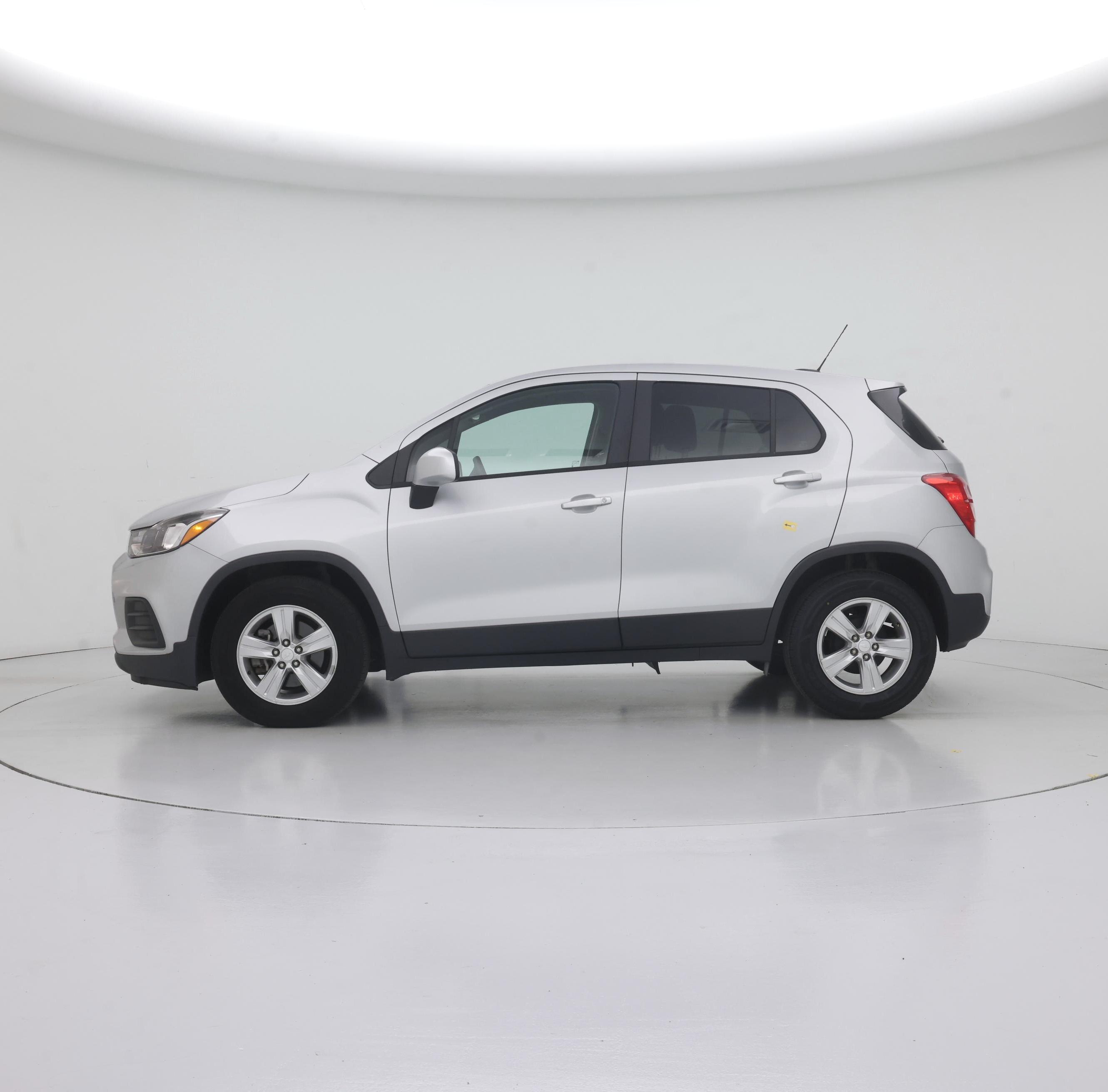Thumbnail: 2020 Chevrolet Trax - 3