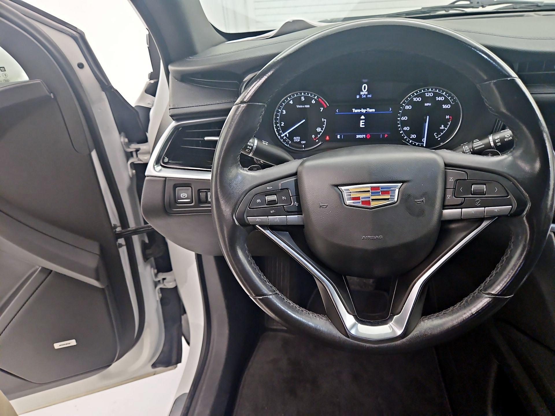Thumbnail: 2022 Cadillac XT6 - 10