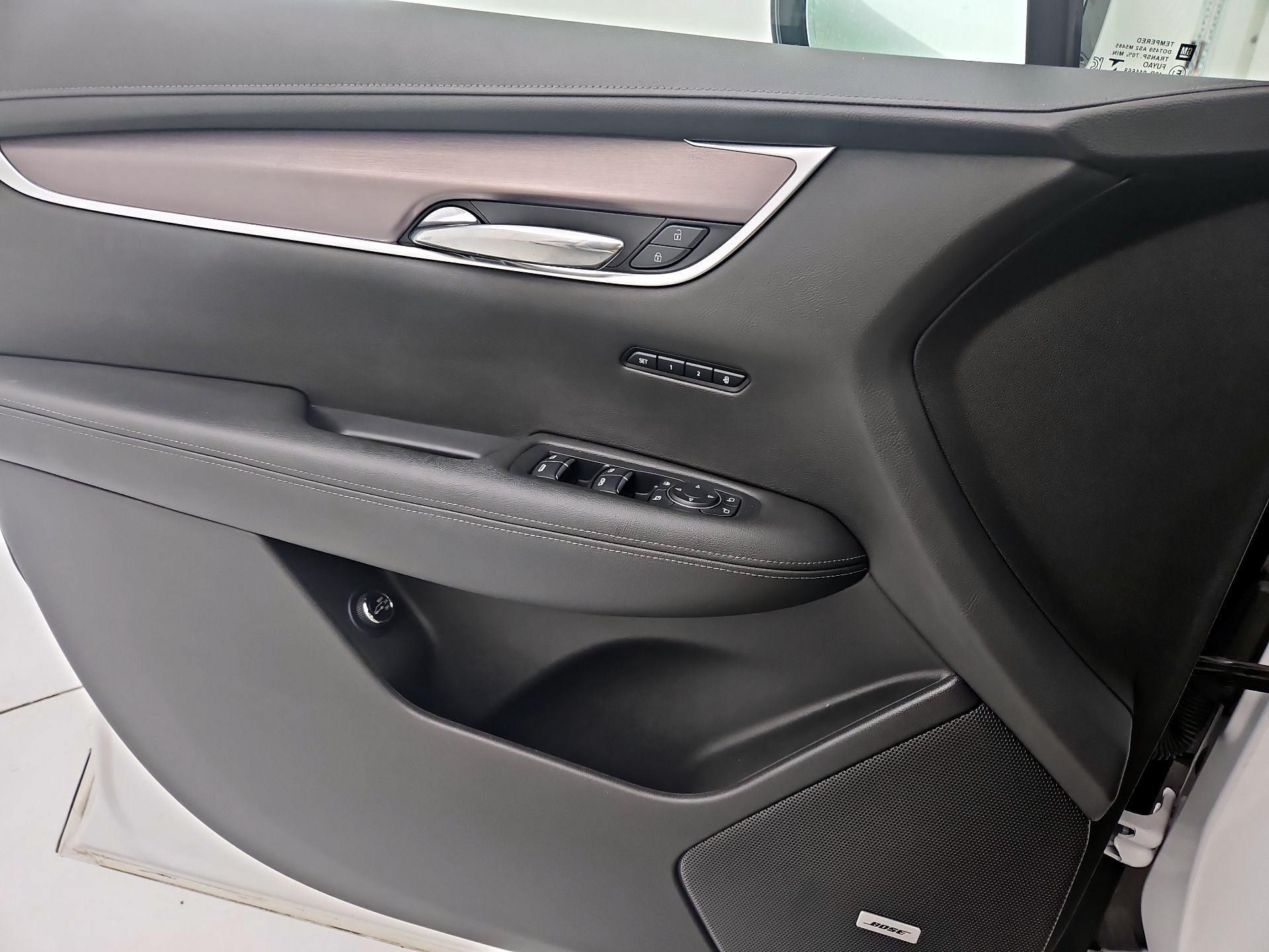 Thumbnail: 2022 Cadillac XT6 - 12