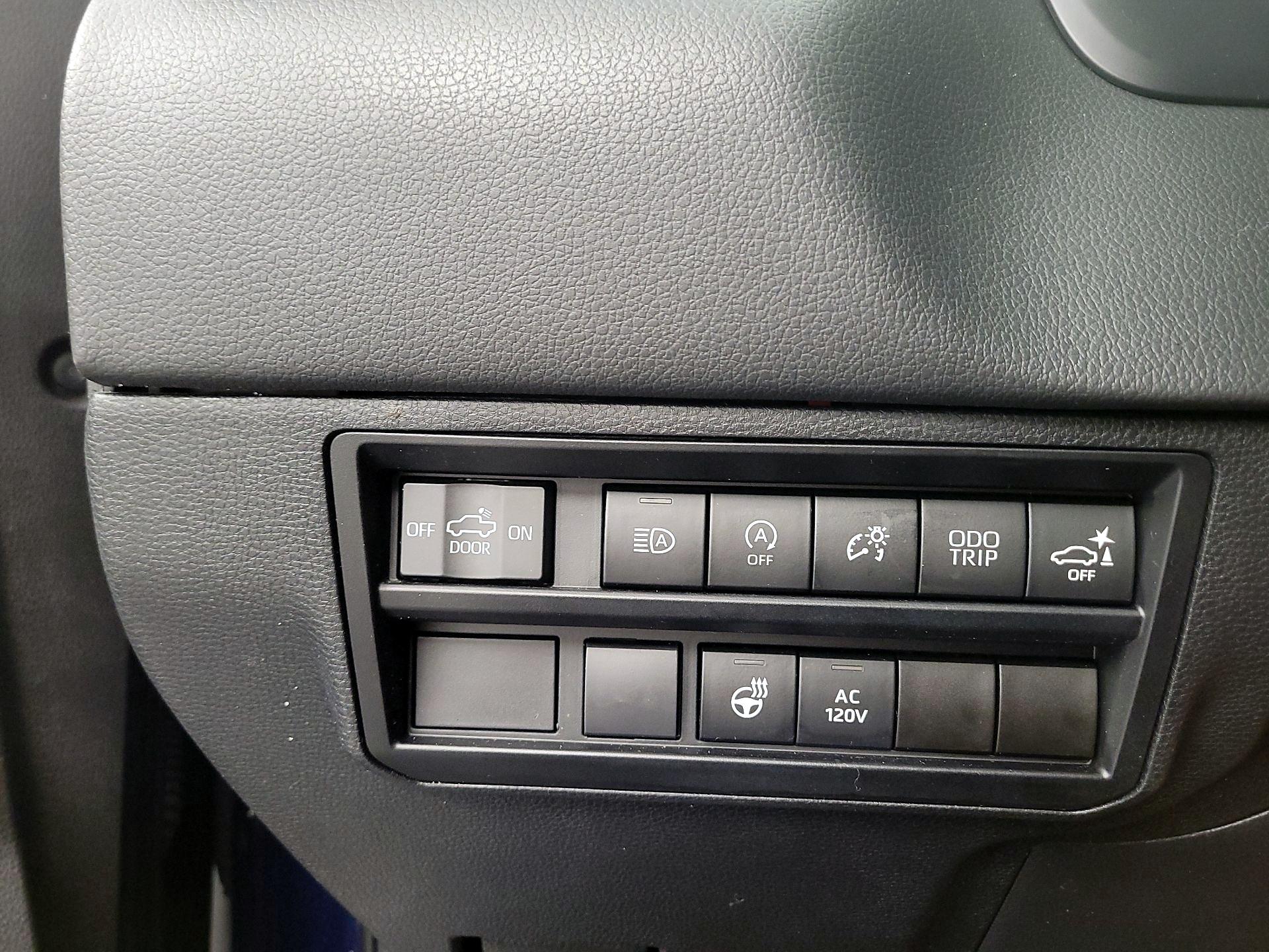 Thumbnail: 2022 Toyota Tundra - 13