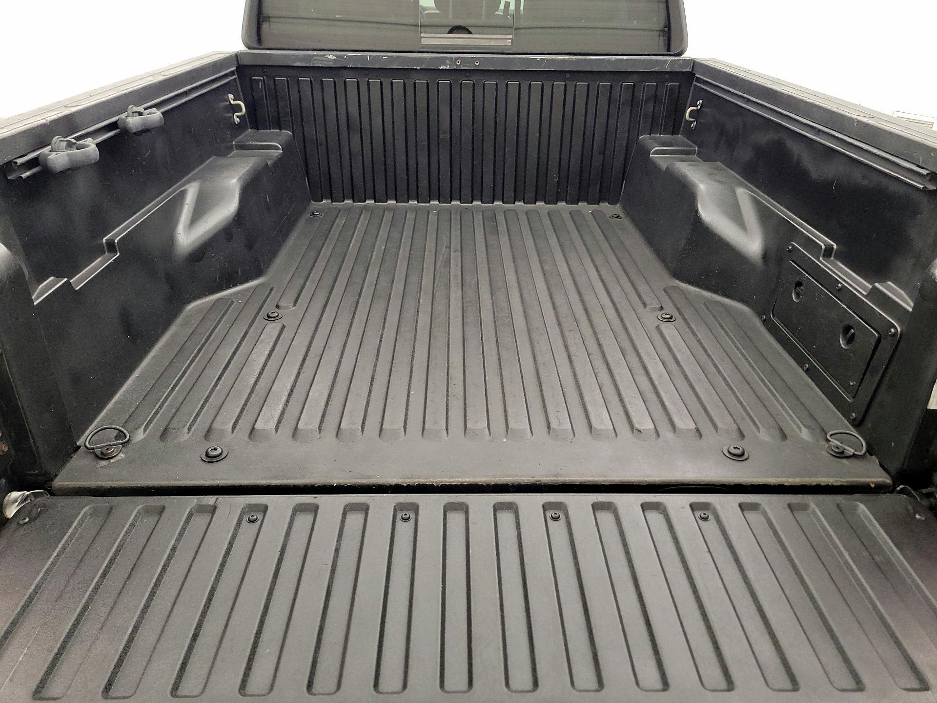 Thumbnail: 2021 Toyota Tacoma - 20