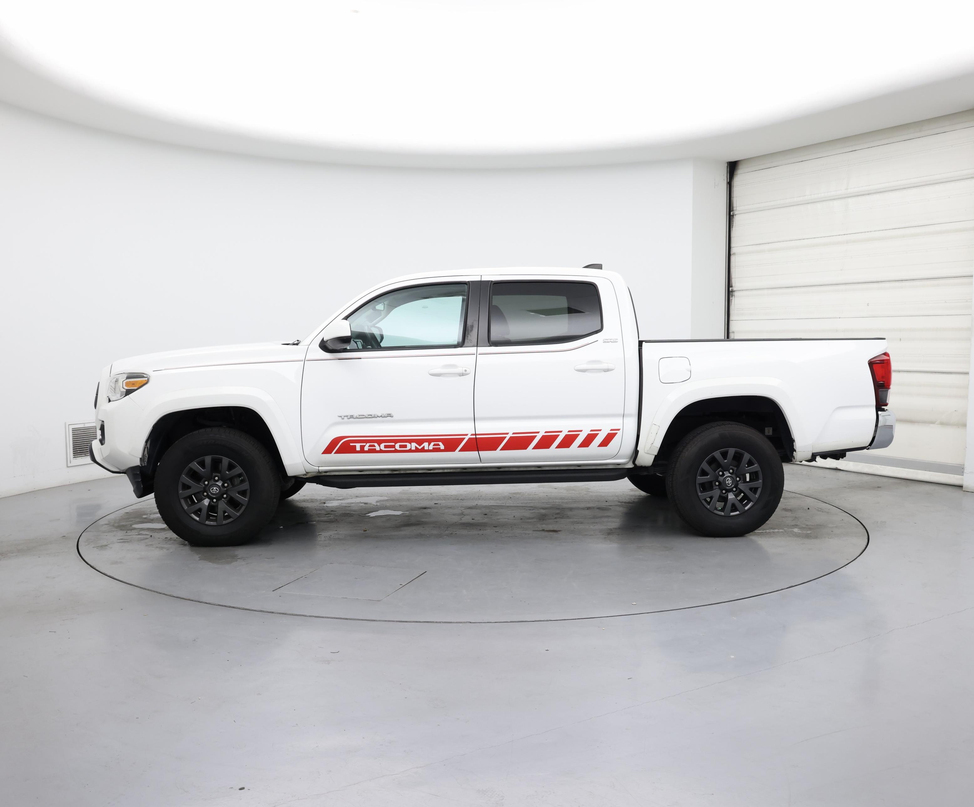 Thumbnail: 2021 Toyota Tacoma - 3