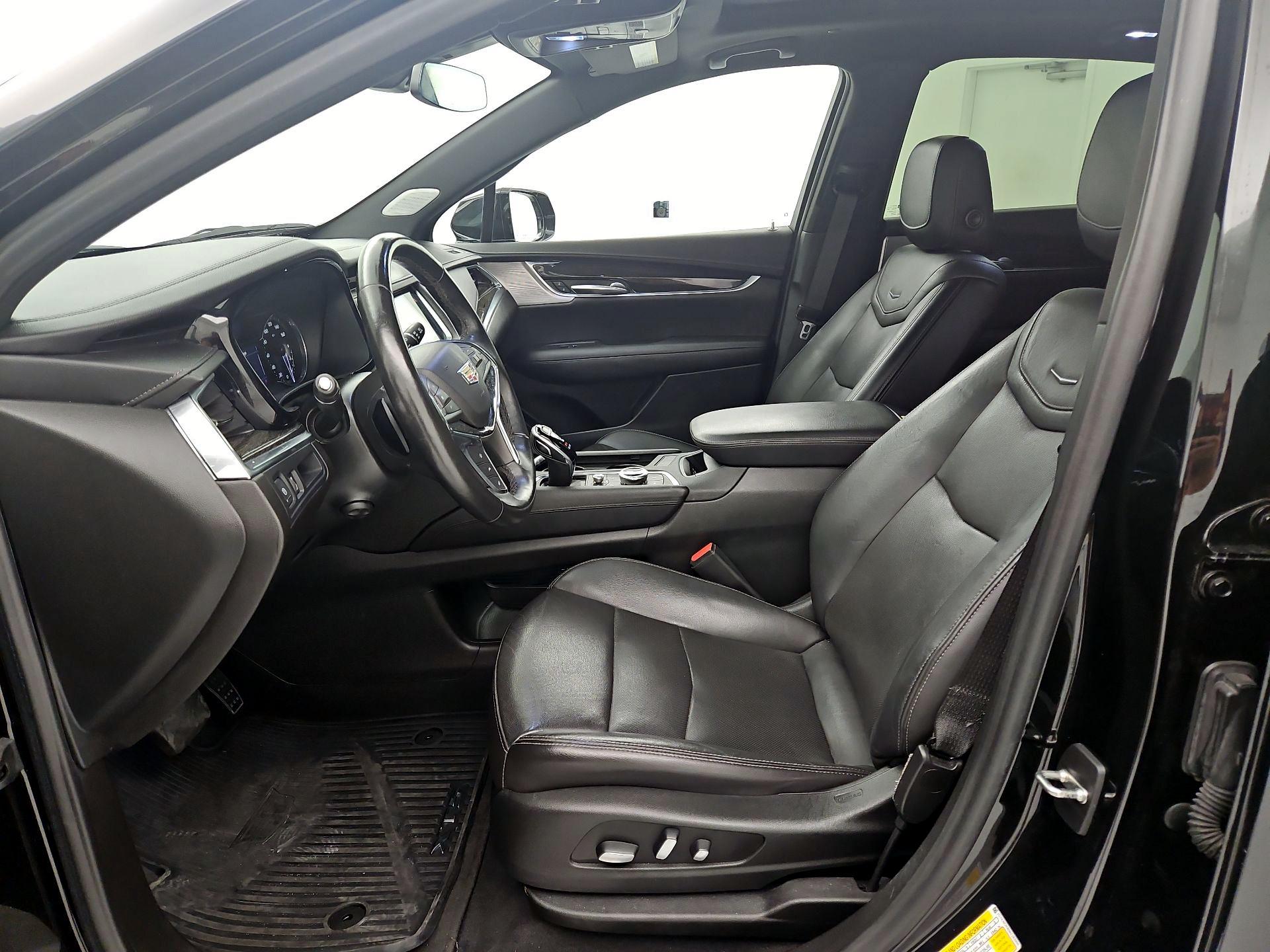 Thumbnail: 2021 Cadillac XT5 - 11