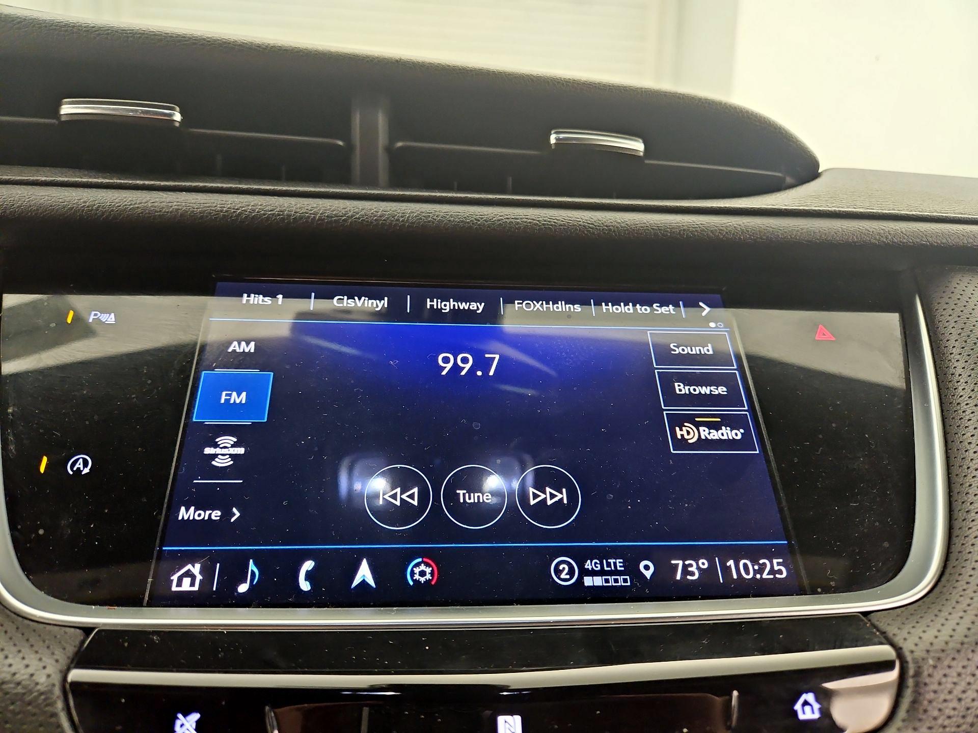 Thumbnail: 2021 Cadillac XT5 - 16