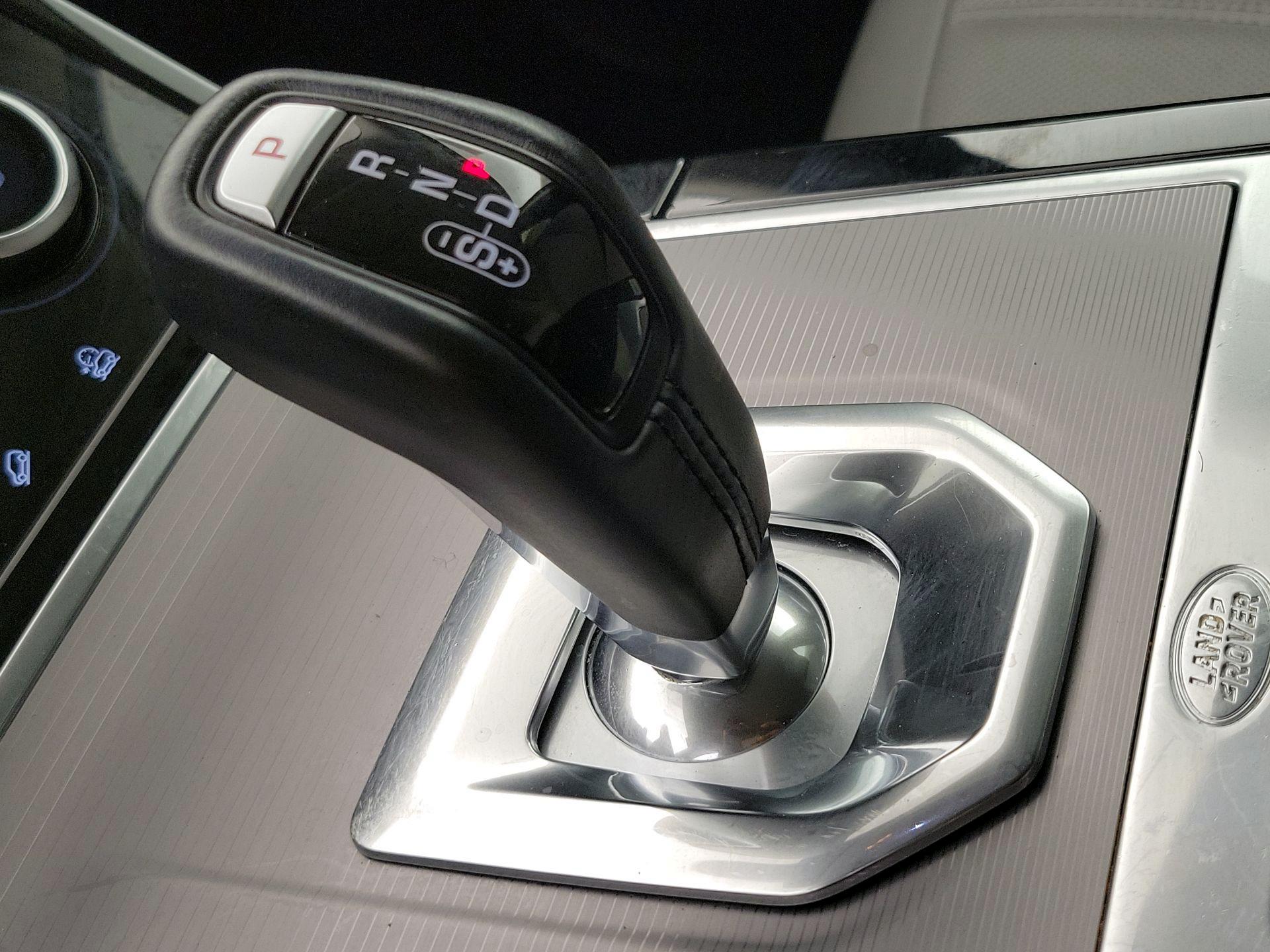 Thumbnail: 2020 Land Rover Range Rover Evoque - 17