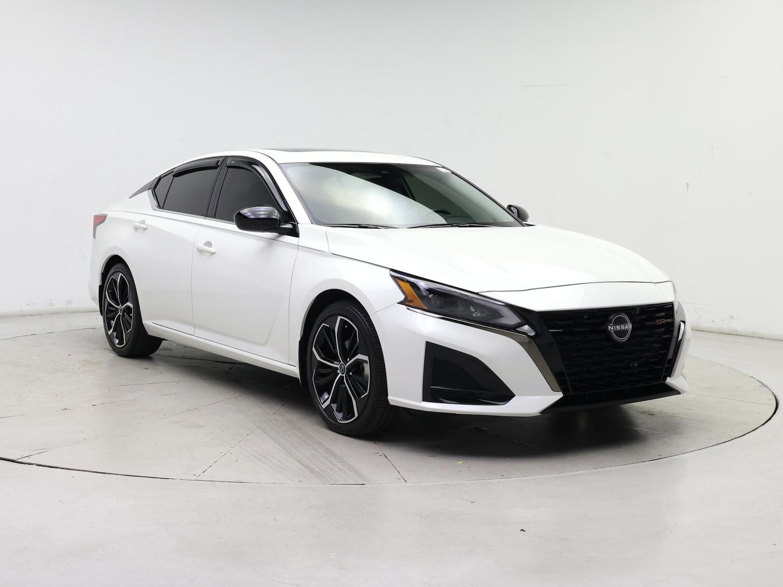 Image 2 of 2023 Nissan Altima SR